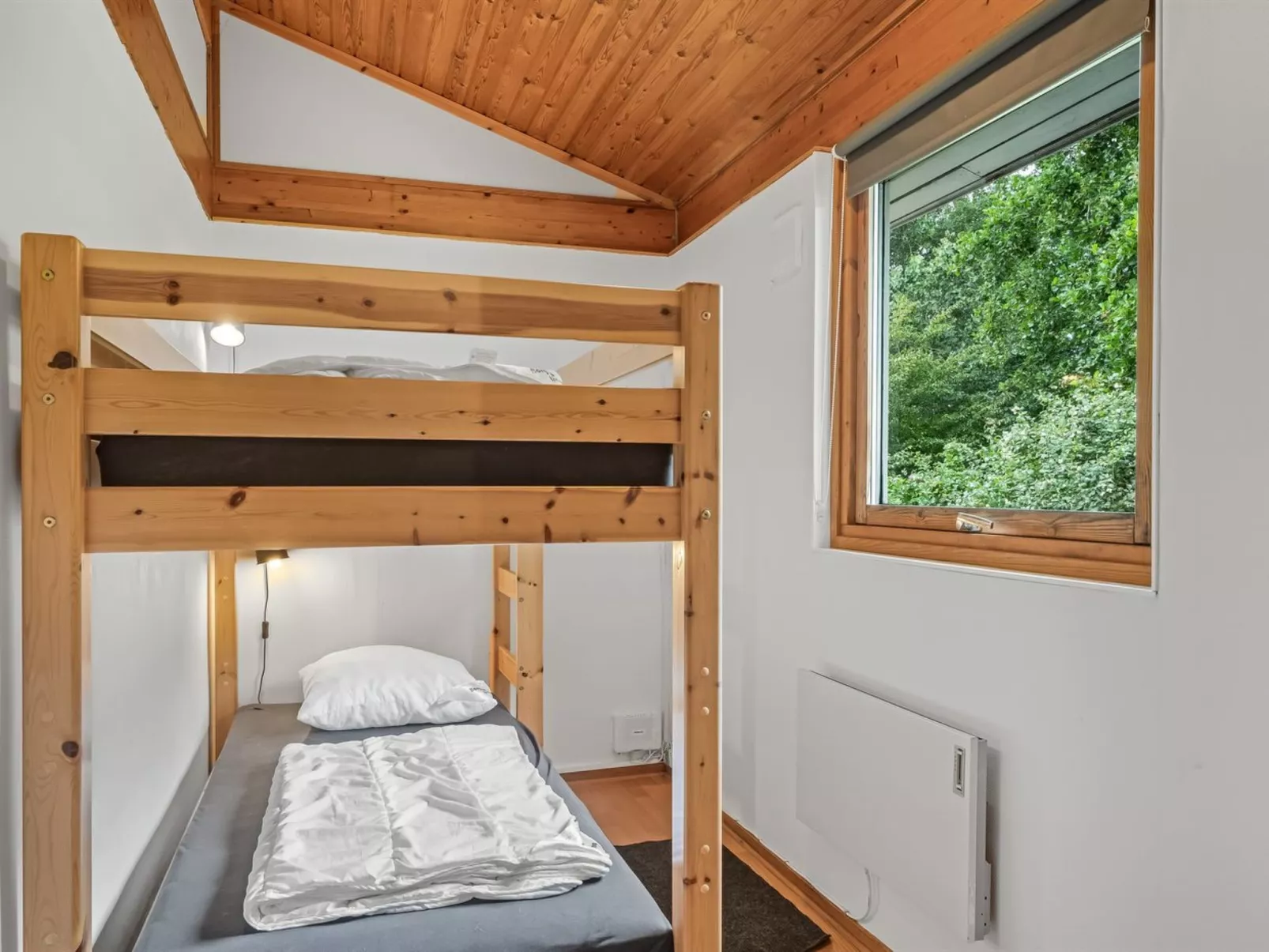 "Gudfast" - 300m to the fjord-Binnen