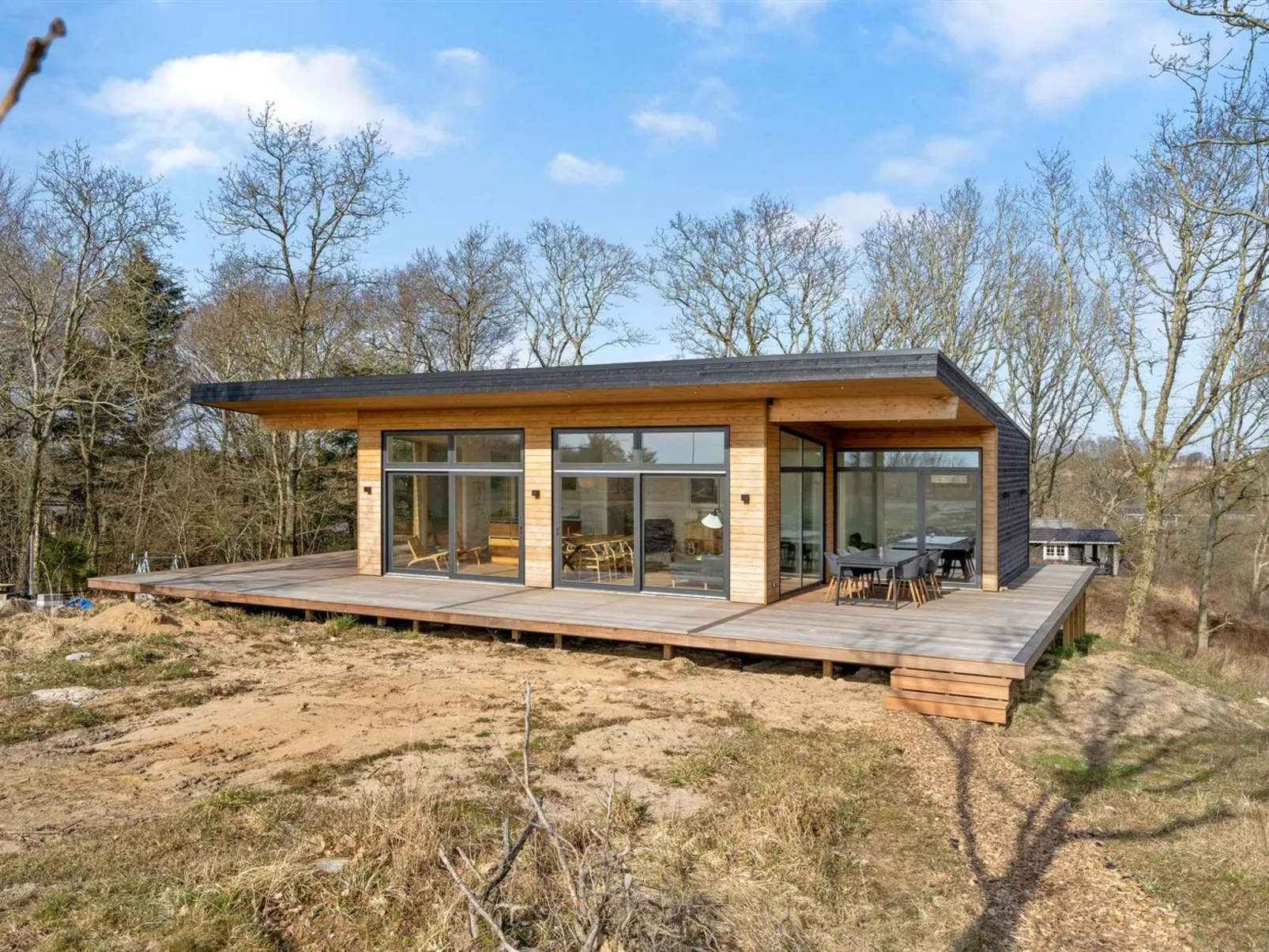 "Haubert" - 500m to the fjord-Buiten