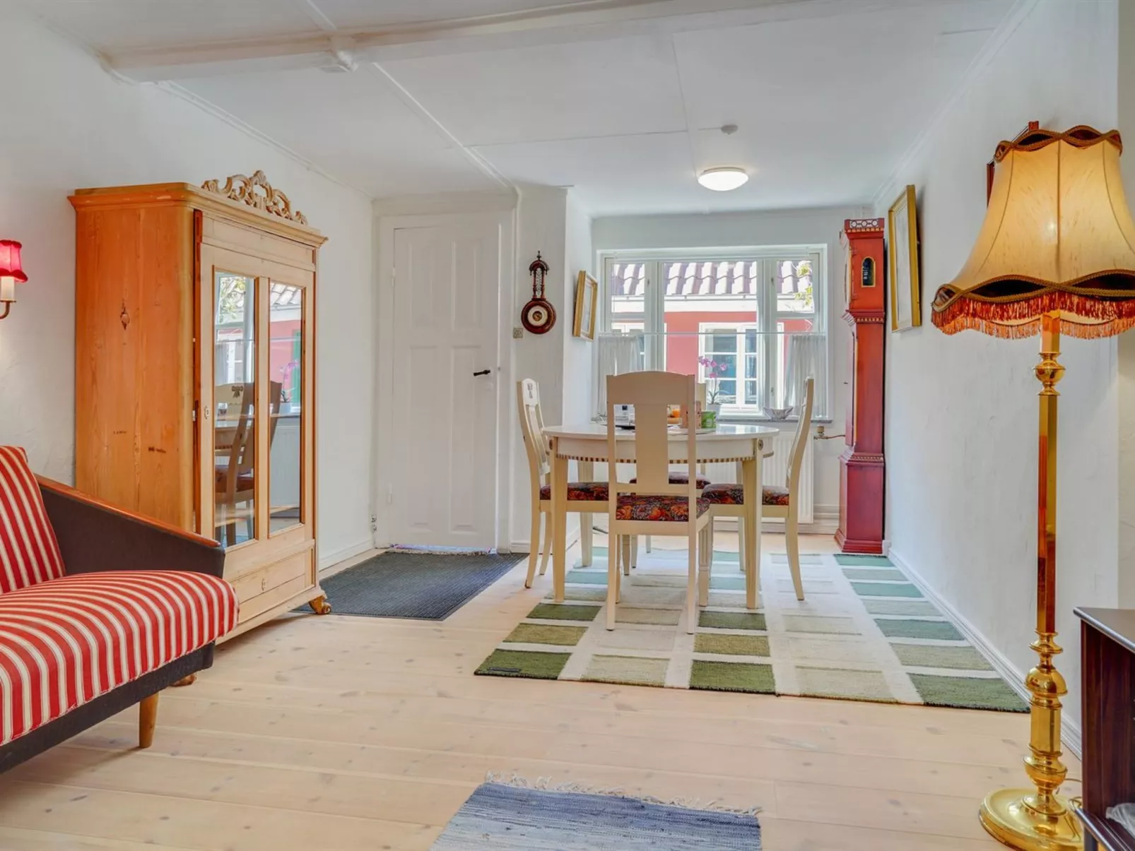 "Laust" - 250m from the sea-Binnen