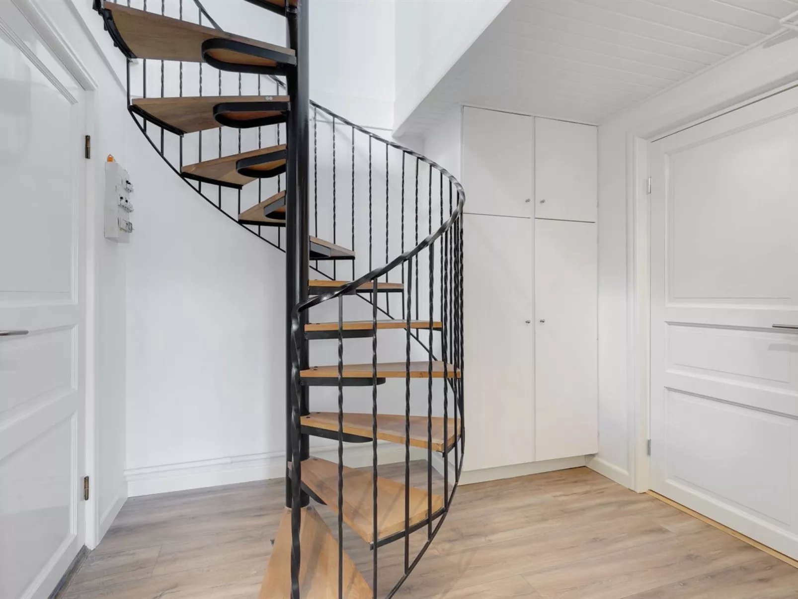 "Constance" - 50m from the sea-Binnen