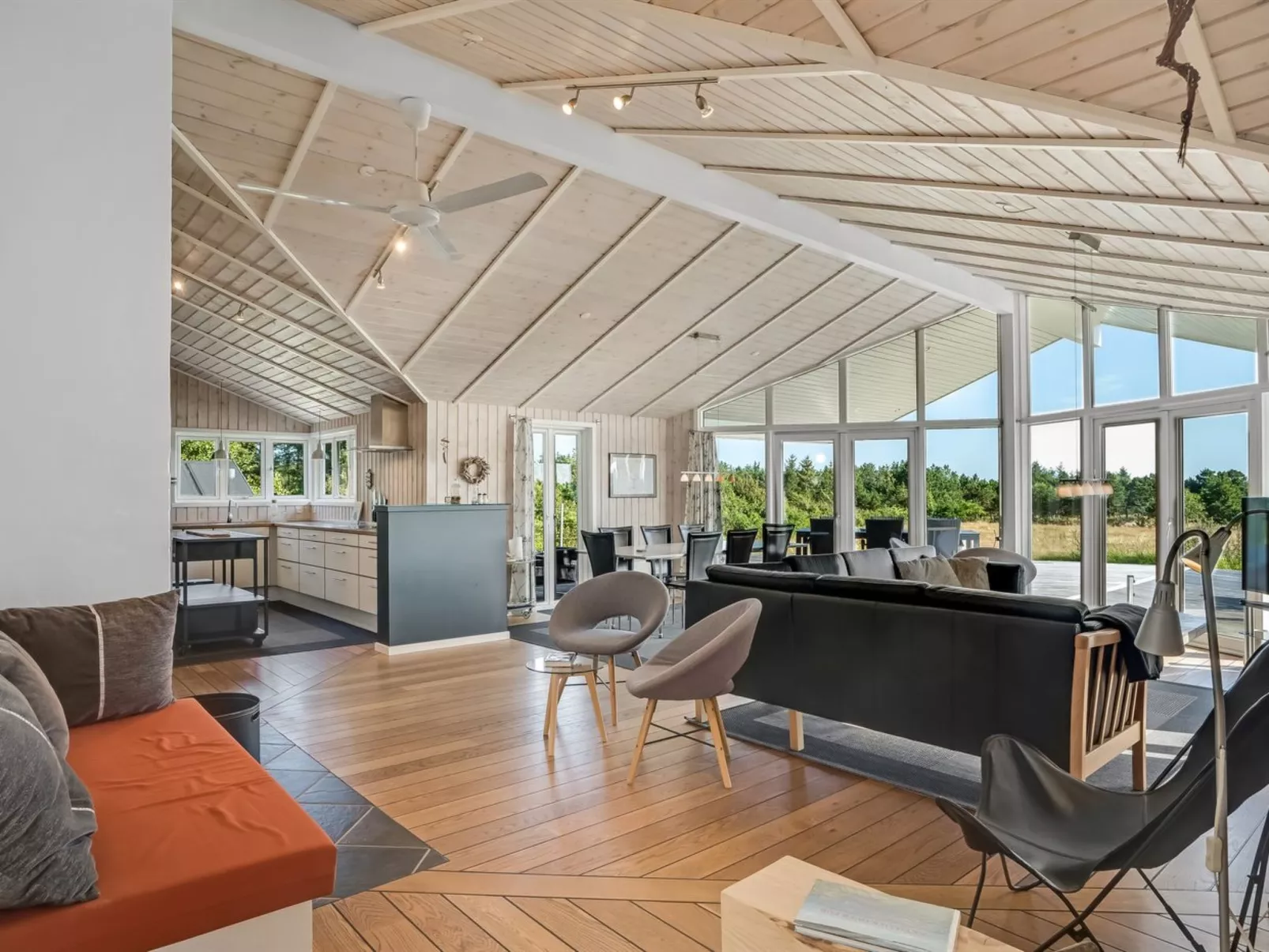 "Eljas" - 200m to the fjord-Binnen