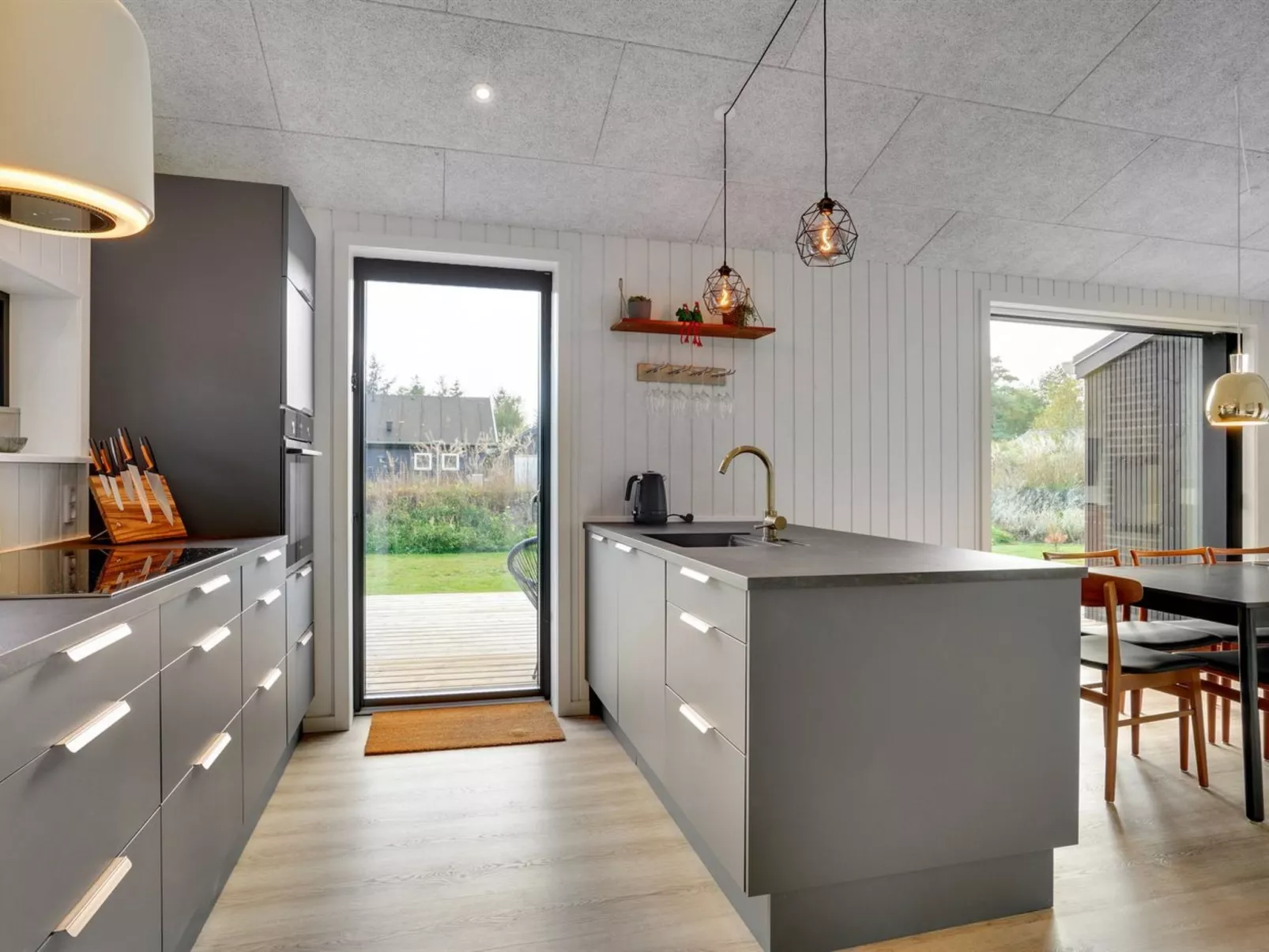 "Sinna" -  from the sea-Binnen