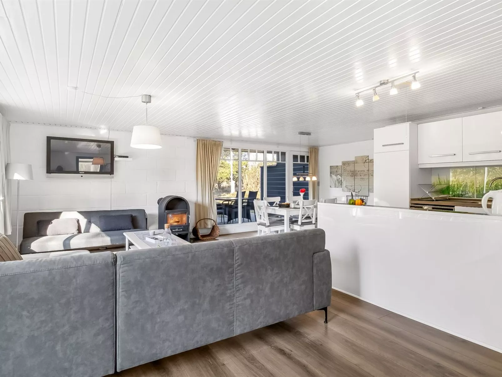 "Heidie" - 3.0km from the sea-Binnen