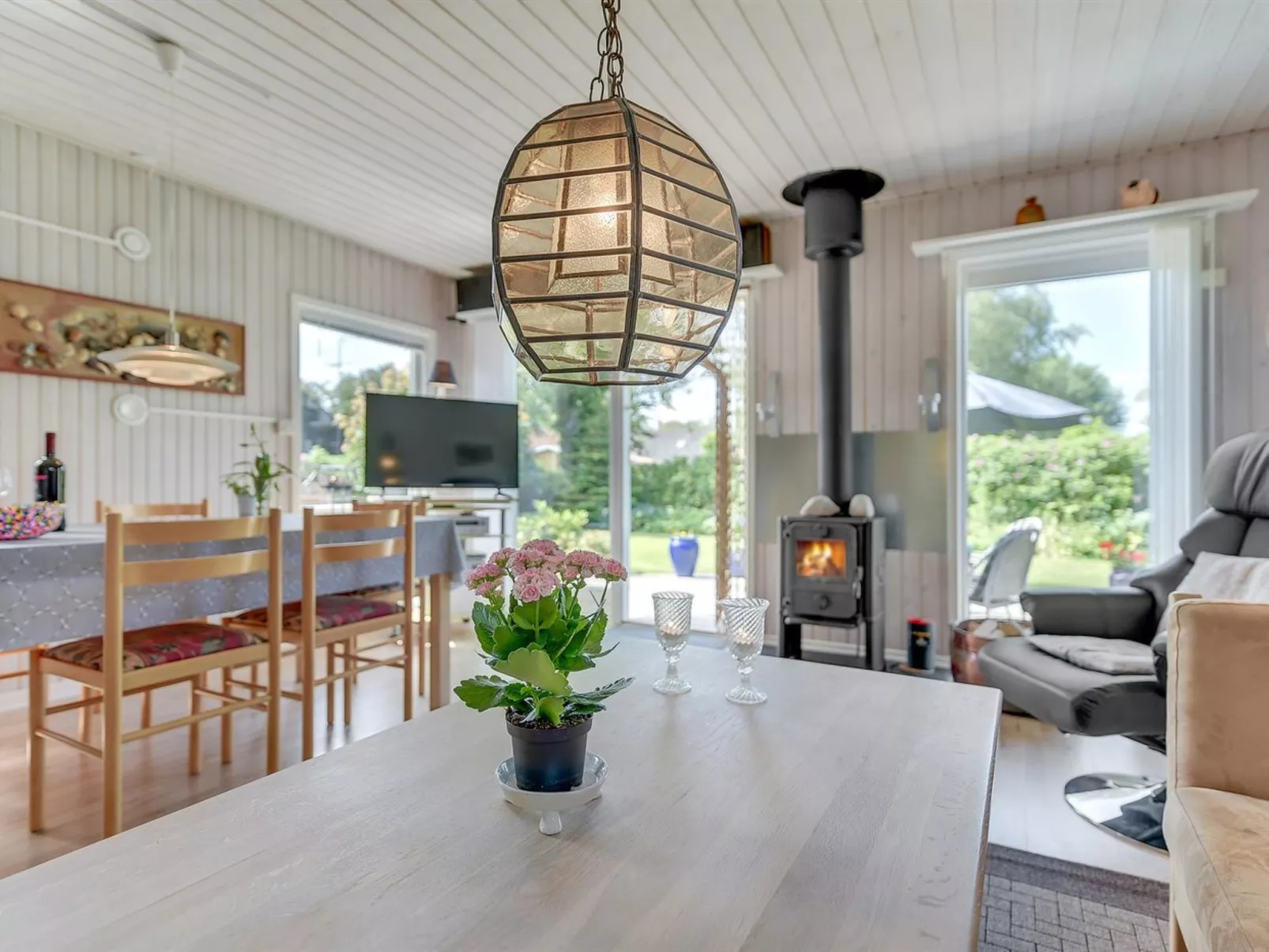 "Tess" - 50m from the sea-Binnen