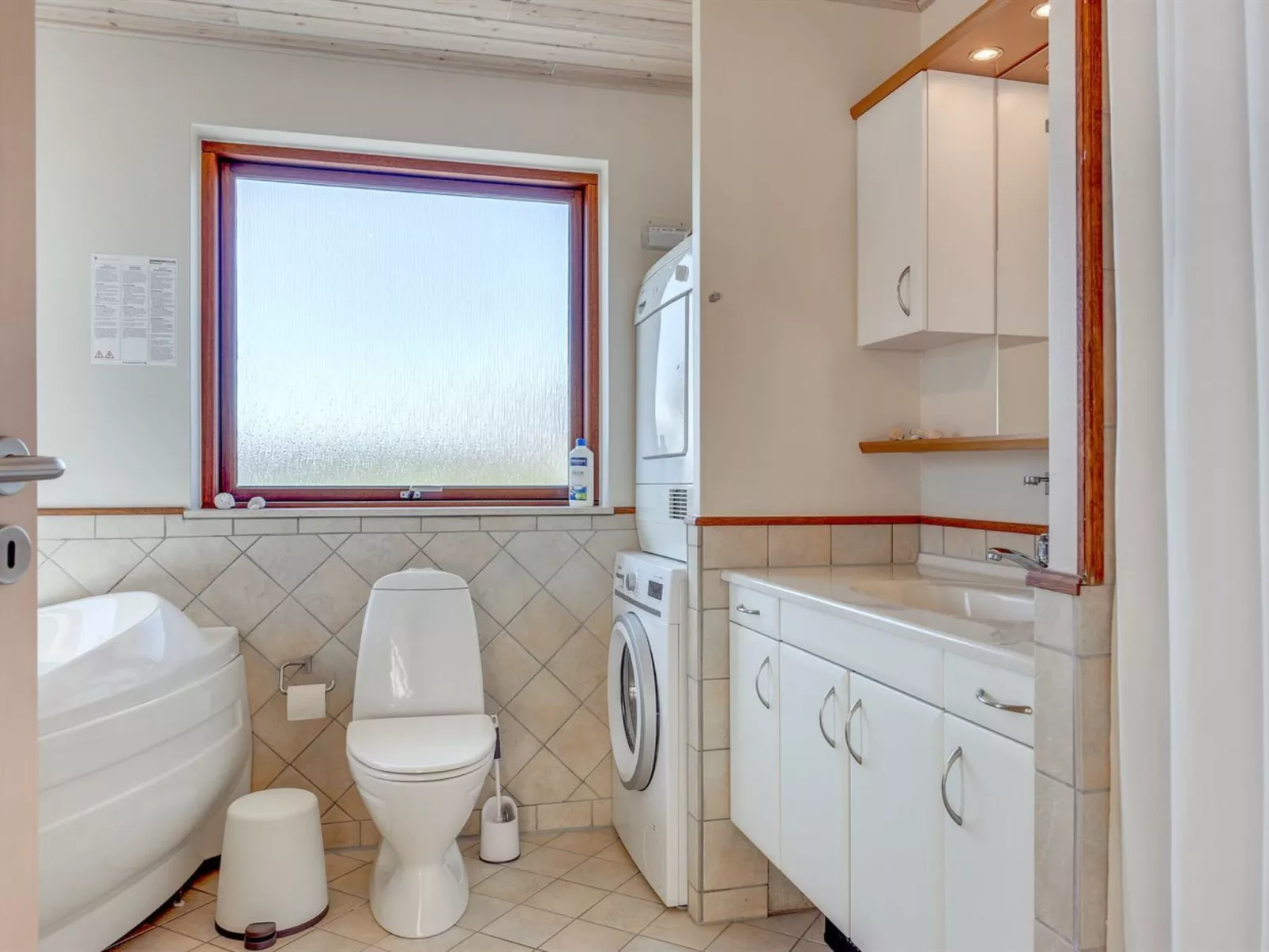 "Arngrim" - 100m from the sea-Binnen