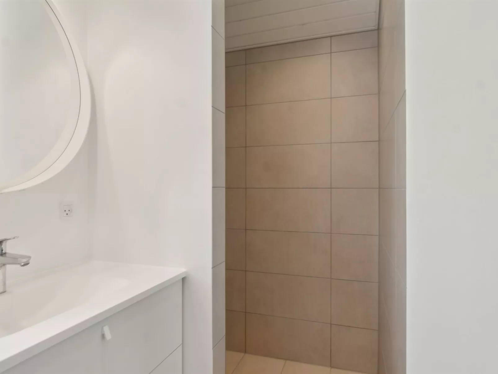 "Gregor" - 300m from the sea-Binnen