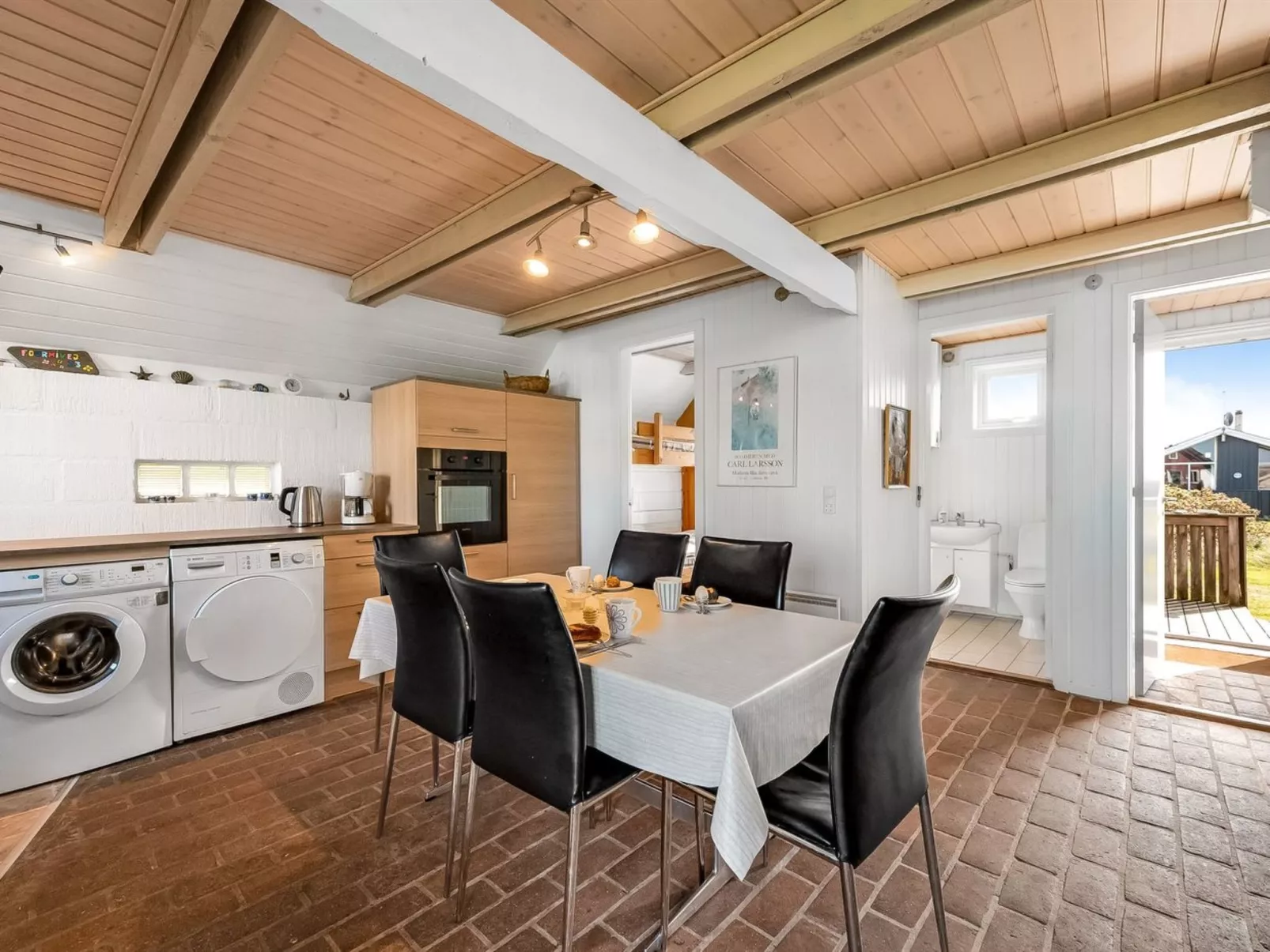 "Iines" - 200m from the sea-Binnen