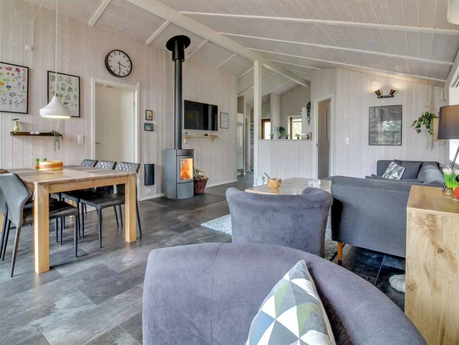 "Arvi" - 30km from the sea-Binnen