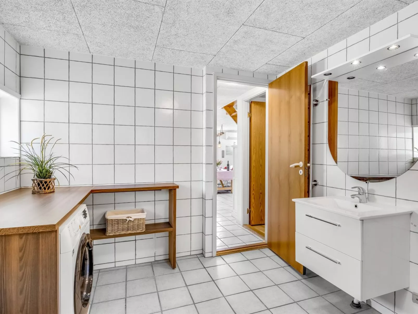 "Arja" - 2.2km from the sea-Binnen