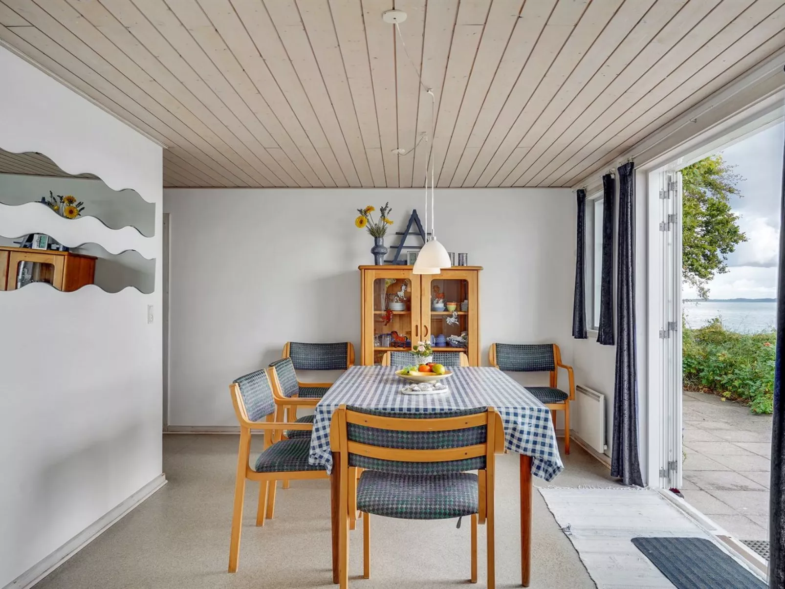 "Tana" - 5m from the sea-Binnen