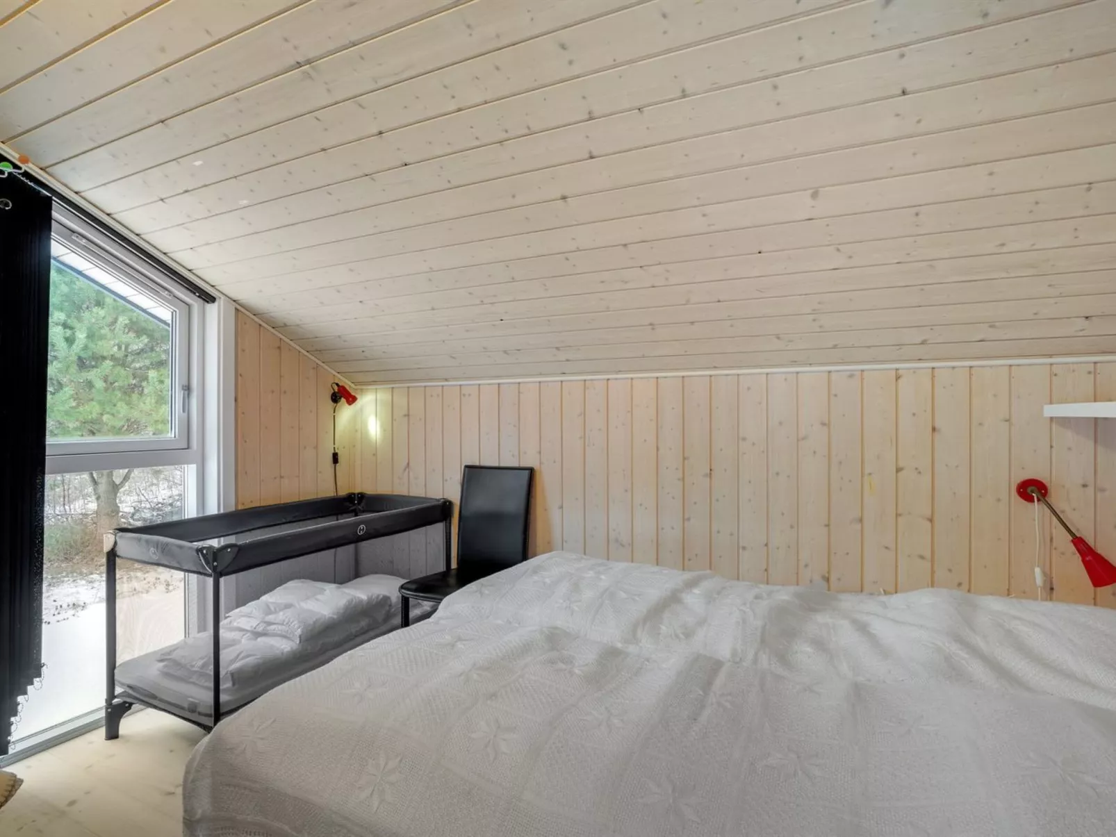 "Aswarth" - 50m to the fjord-Binnen