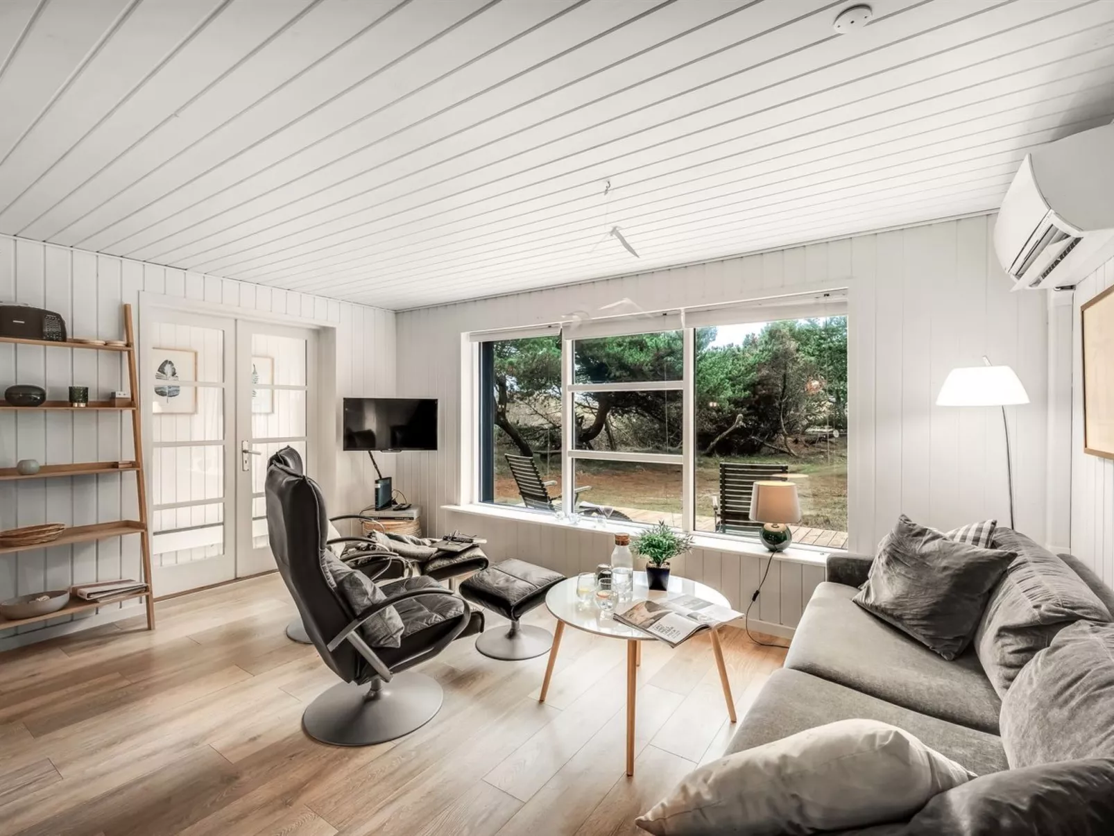 "Samuli" - 400m from the sea-Binnen