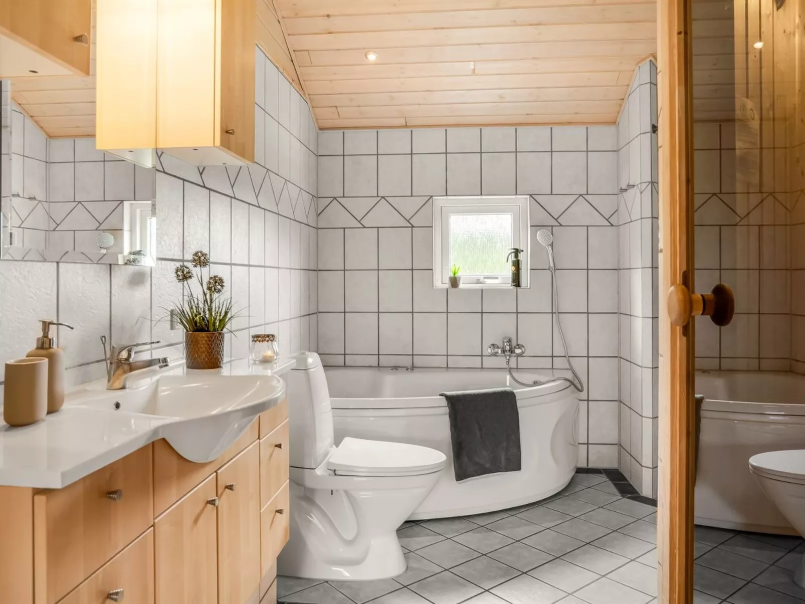 "Femke" - 250m to the fjord-Binnen