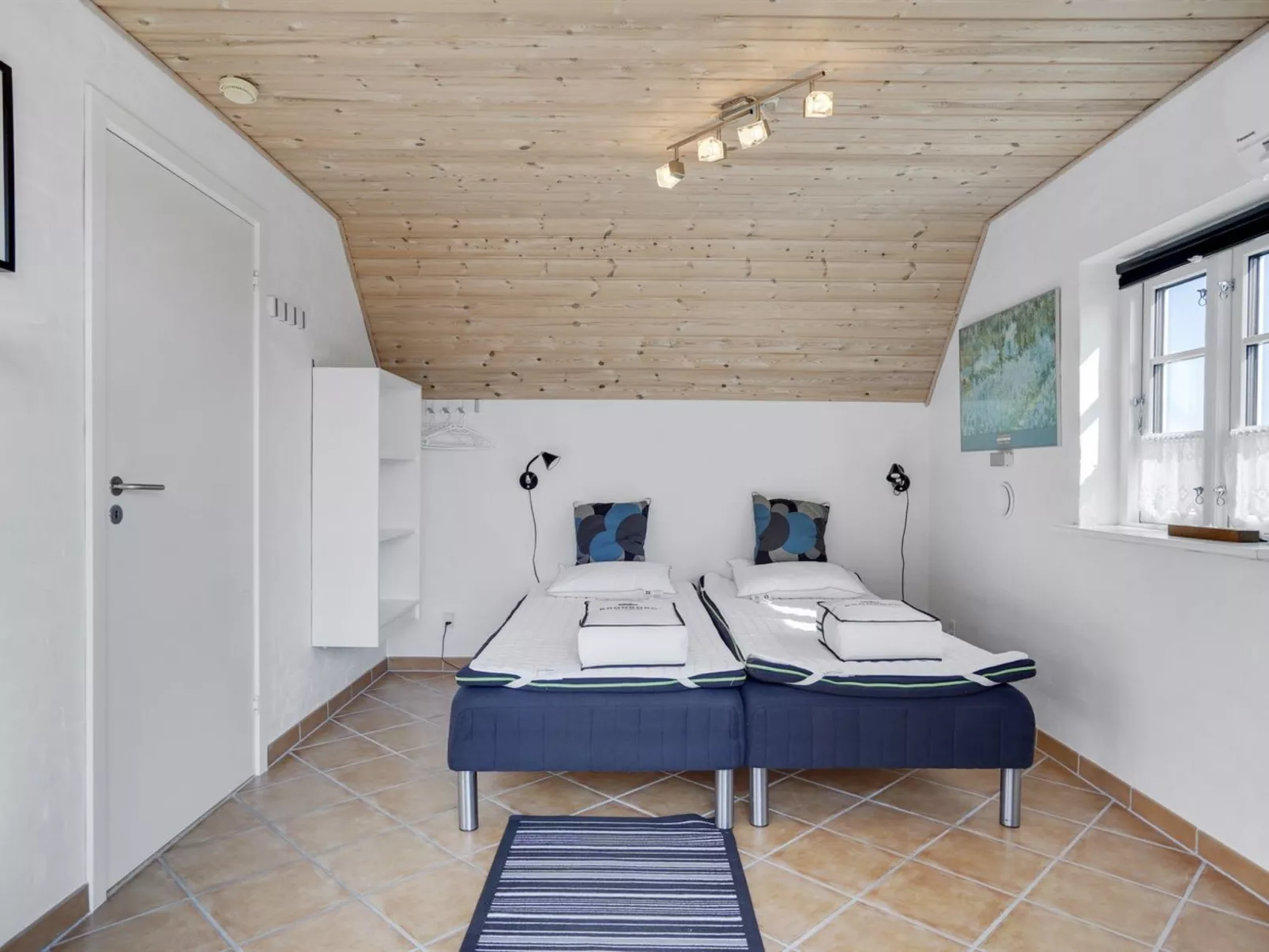 "Lavina" - 950m from the sea-Binnen