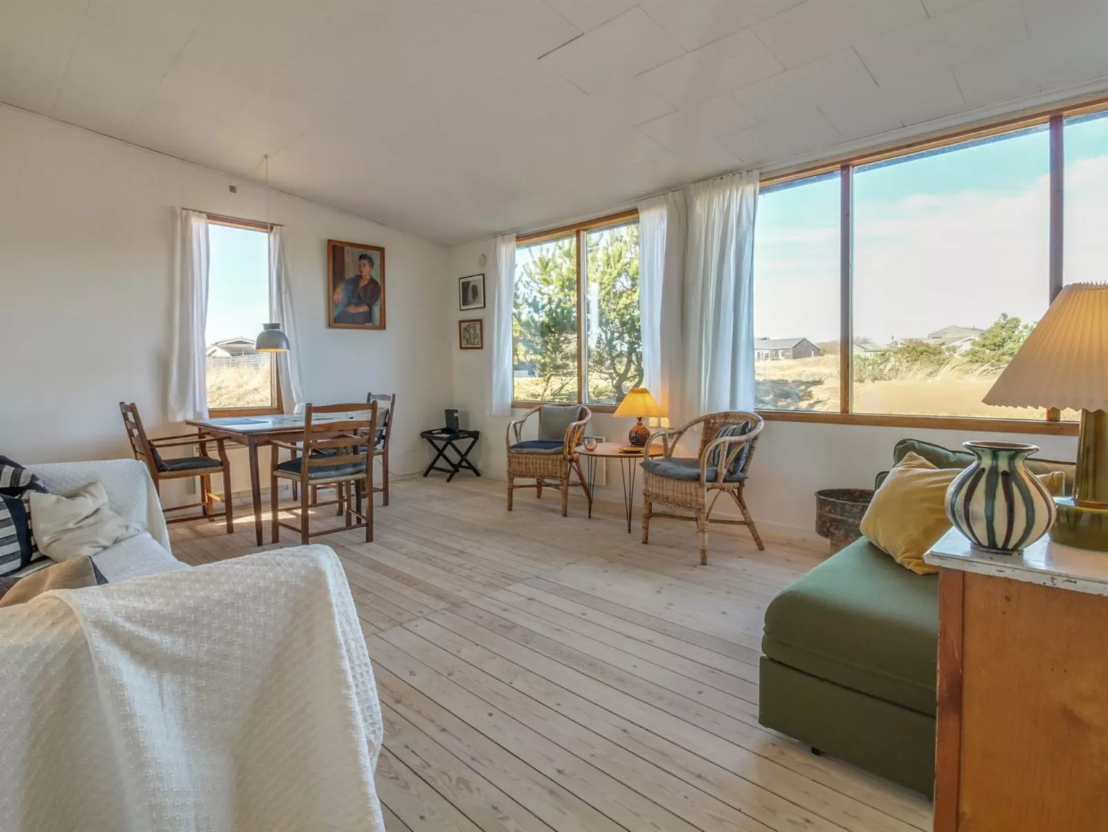 "Jules" - 300m from the sea-Binnen