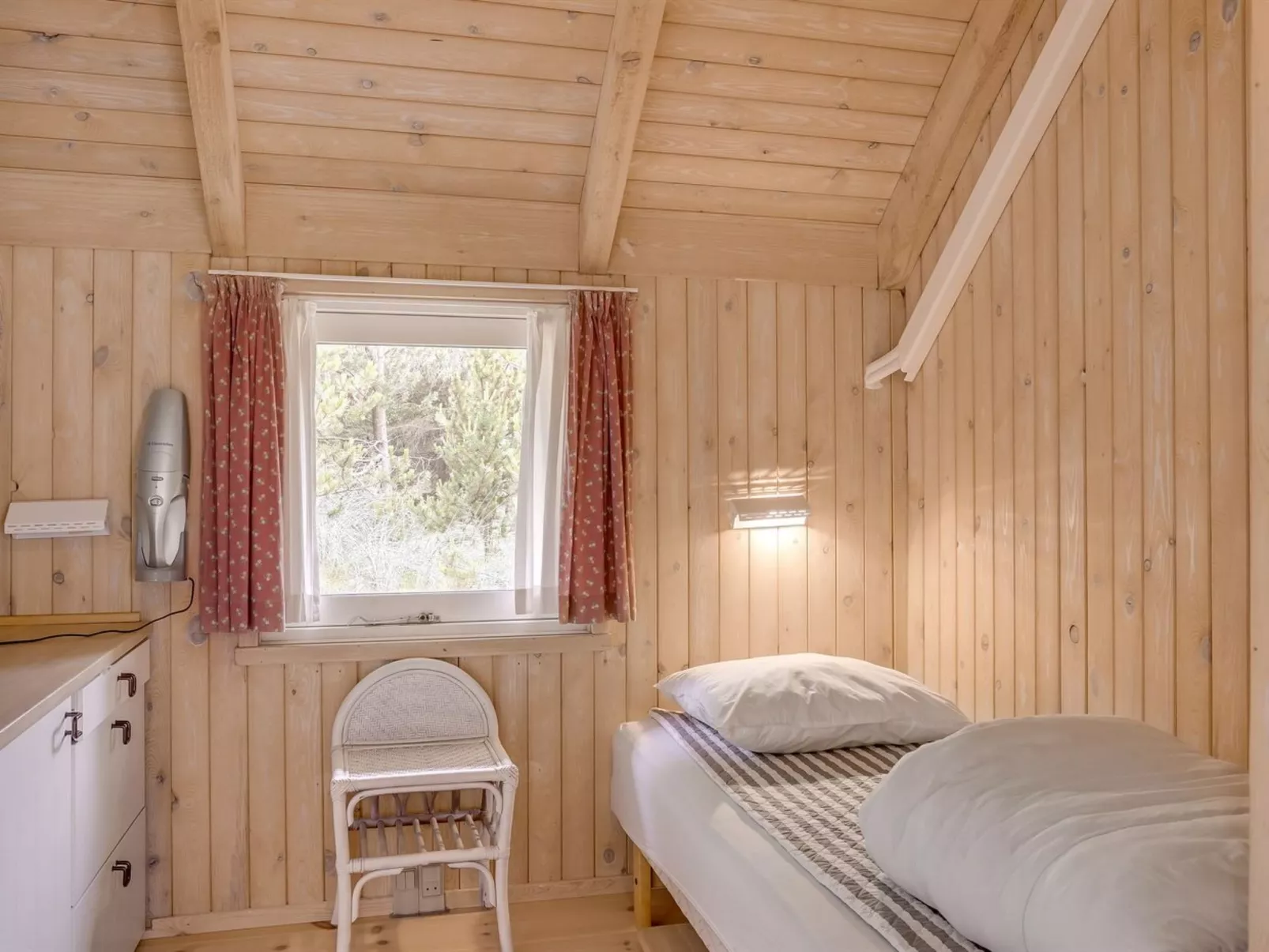 "Gunnie" - 1.1km from the sea-Binnen