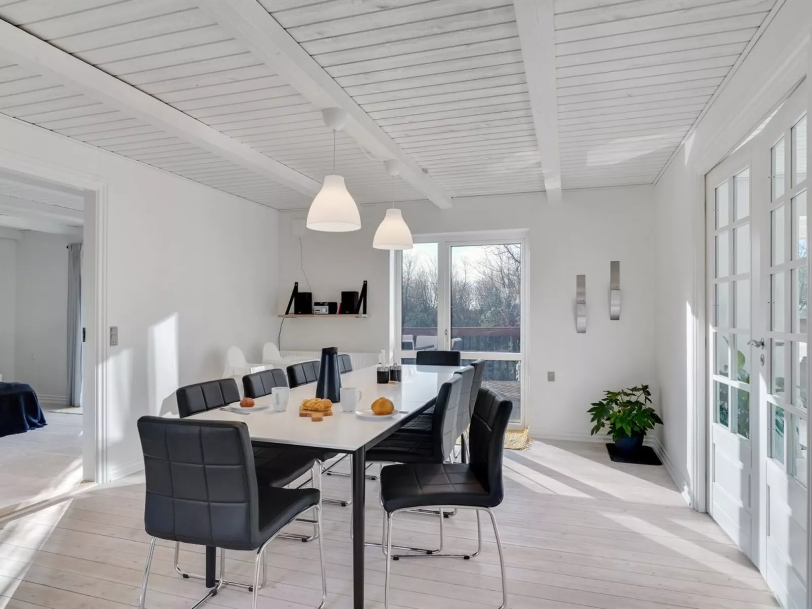 "Auguste" - 1.5km to the fjord-Binnen