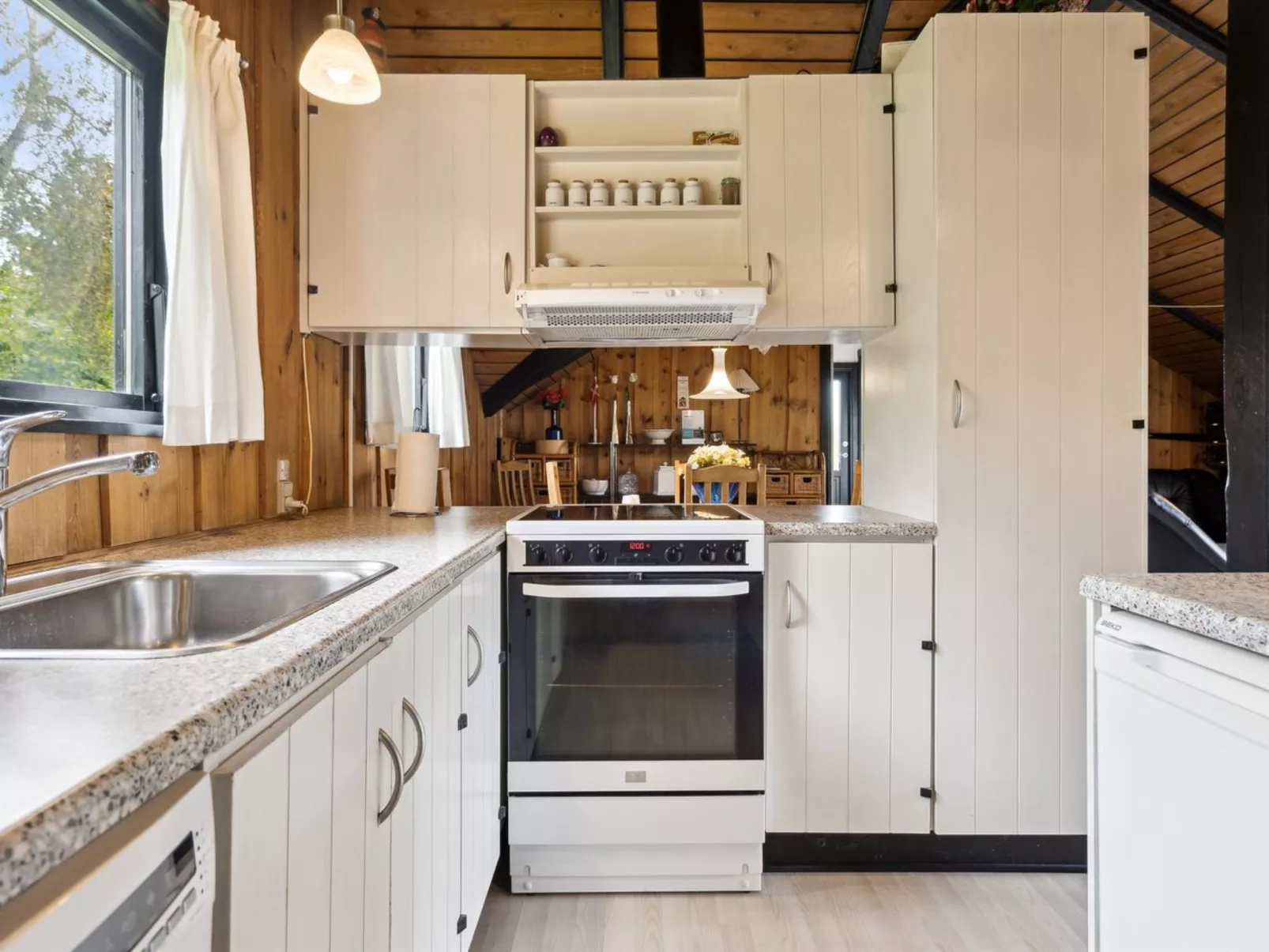 "Elisej" - 100m from the sea-Binnen