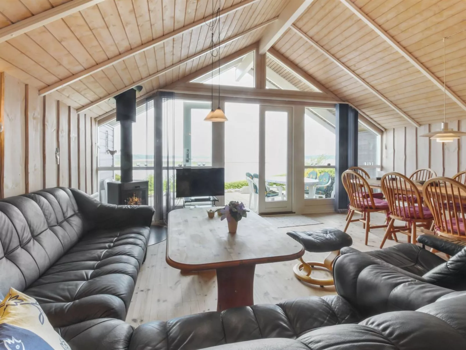 "Pirkka" - 50m to the fjord-Binnen