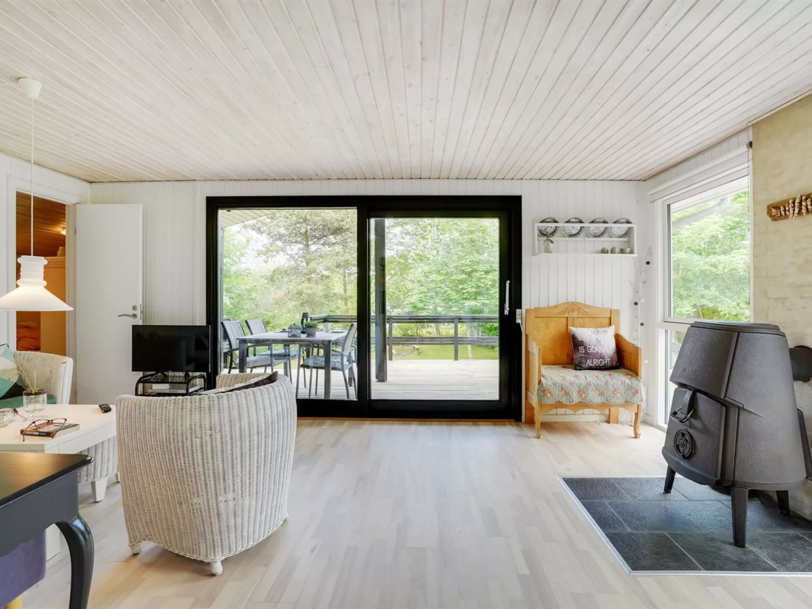 "Angantir" - 700m to the fjord-Binnen