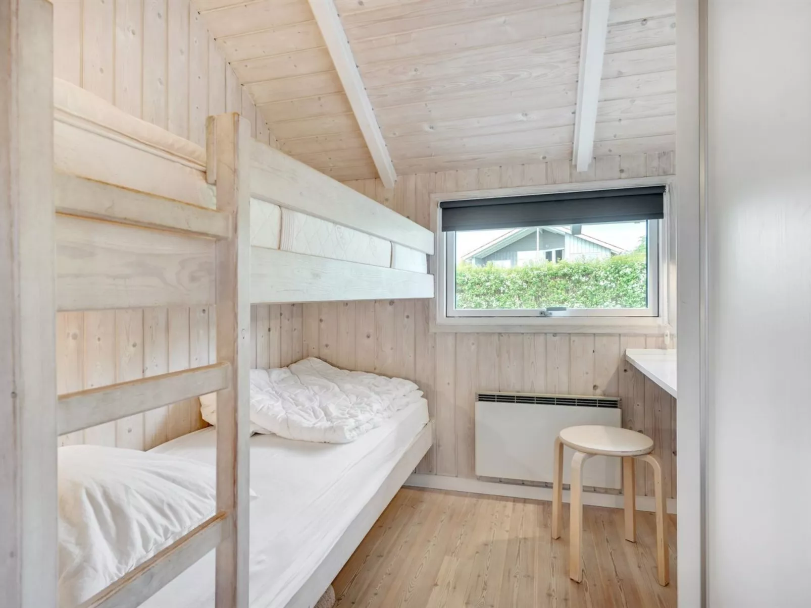 "Annvy" - 200m from the sea-Binnen