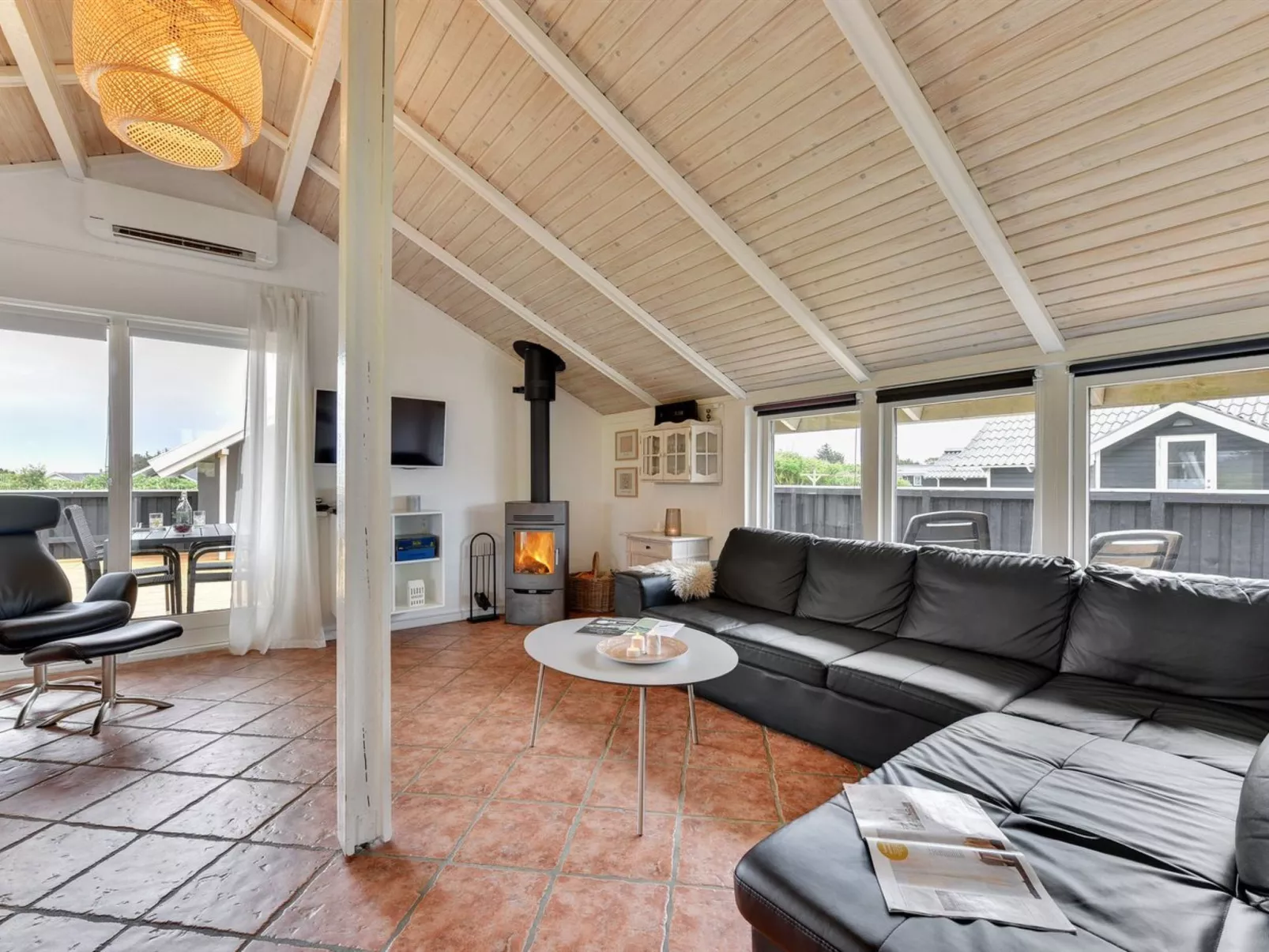 "Solbritt" - 330m to the fjord-Binnen