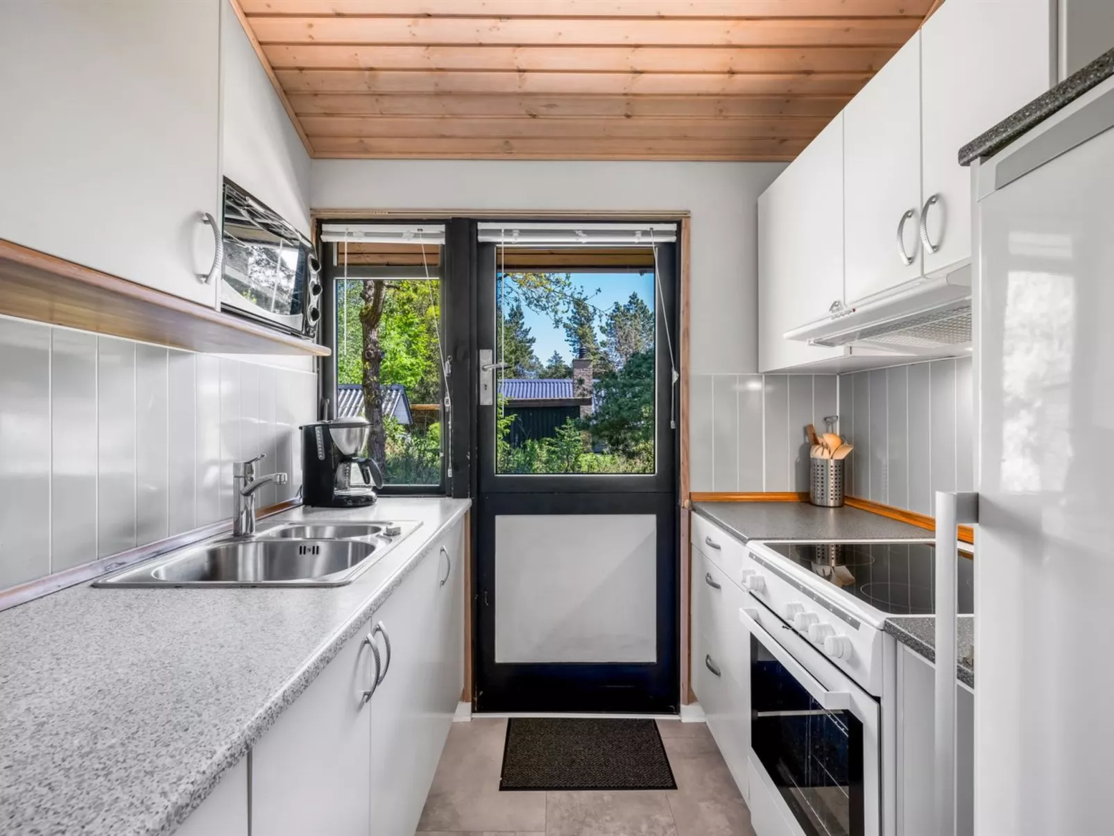 "Borghild" - 1.5km from the sea-Binnen