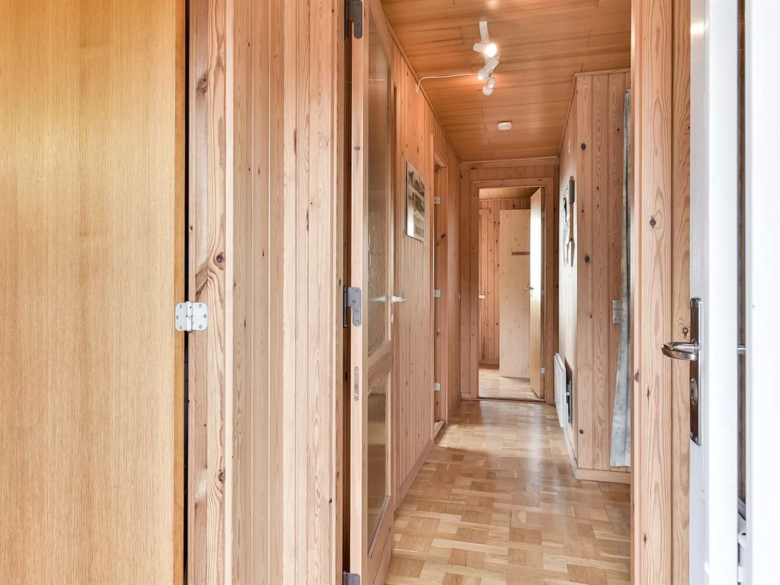 "Miriam" - 300m from the sea-Binnen