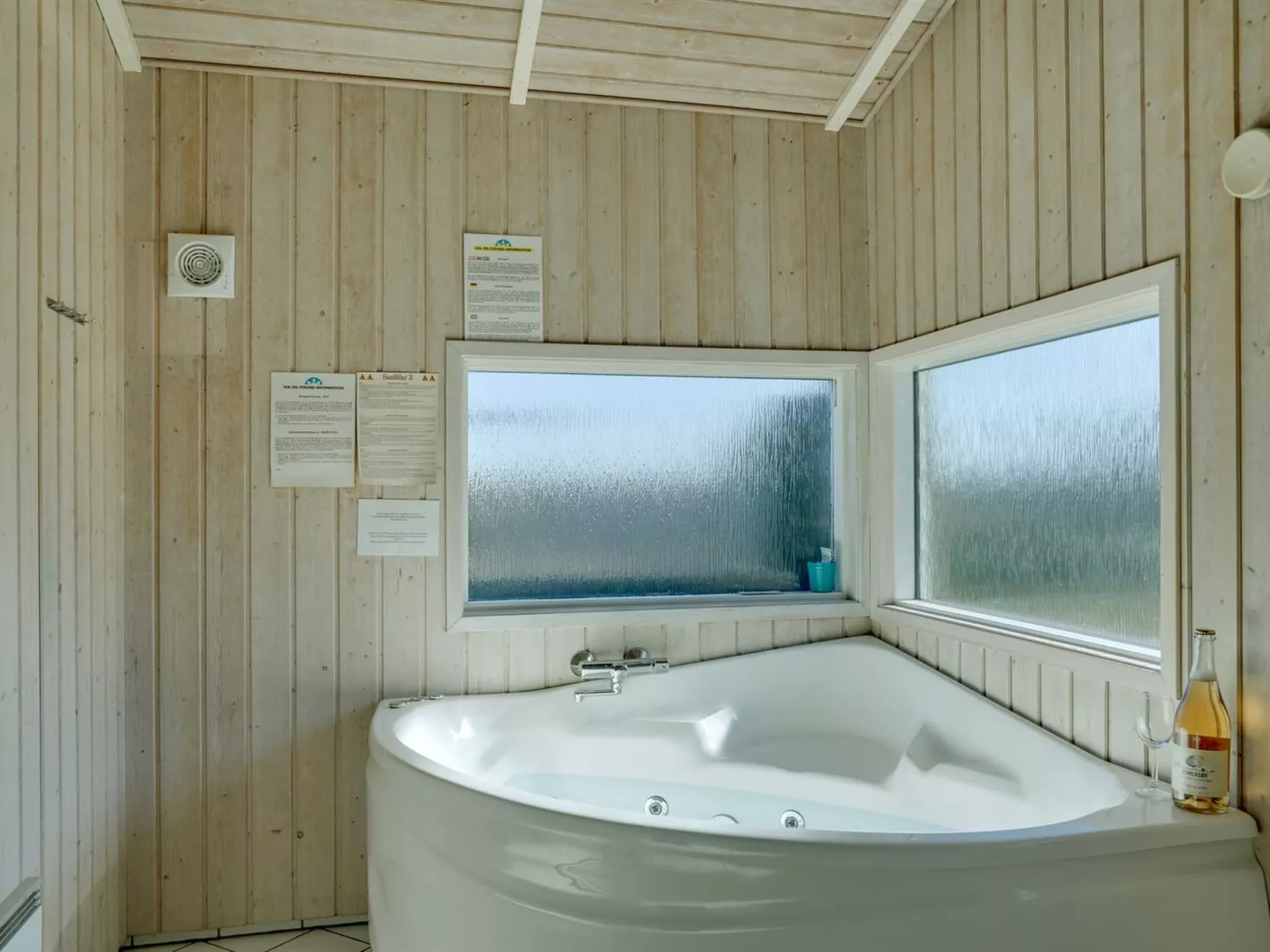 "Wighman" -  from the sea-Binnen