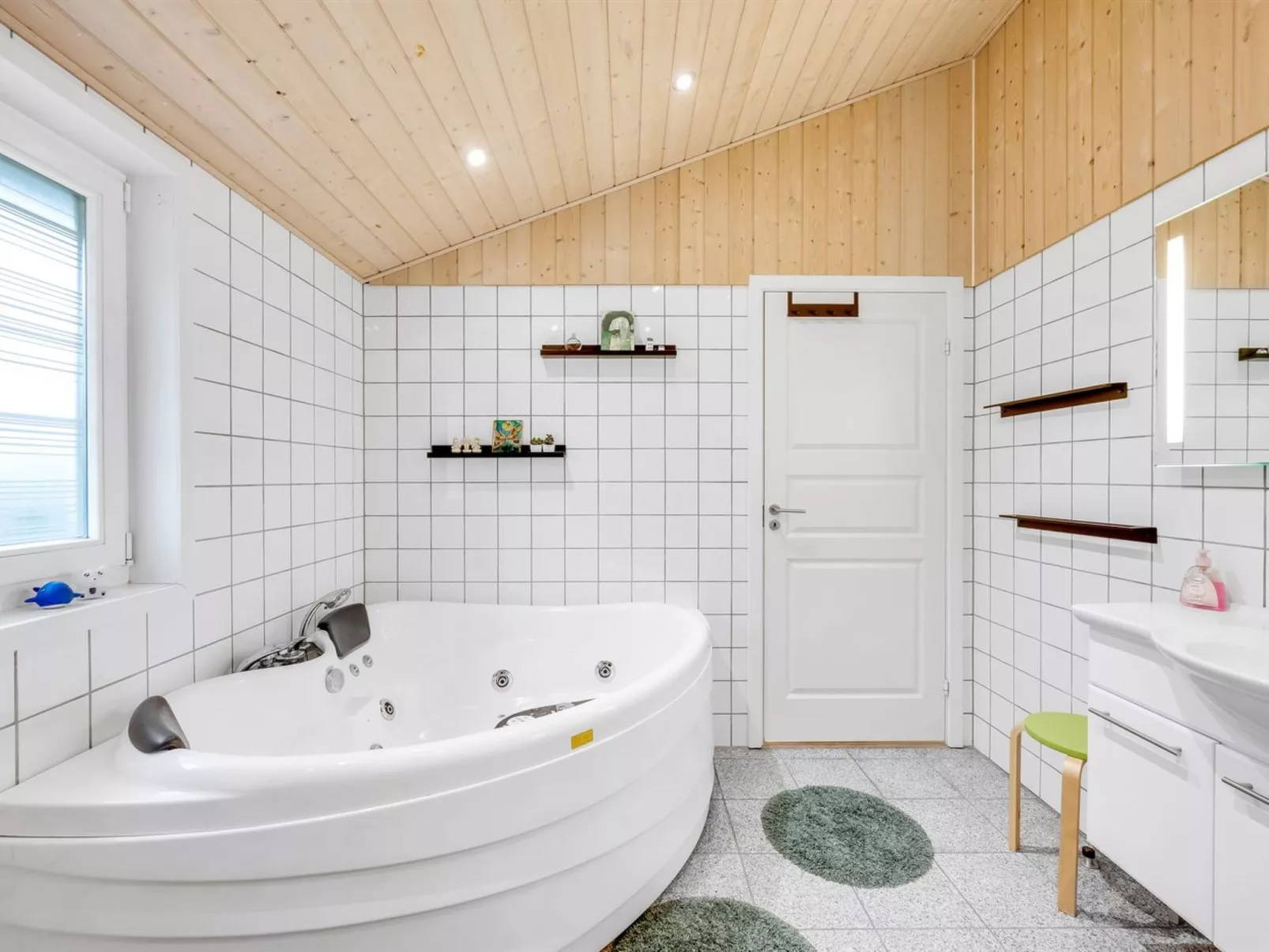 "Gurly" - 25km from the sea-Binnen