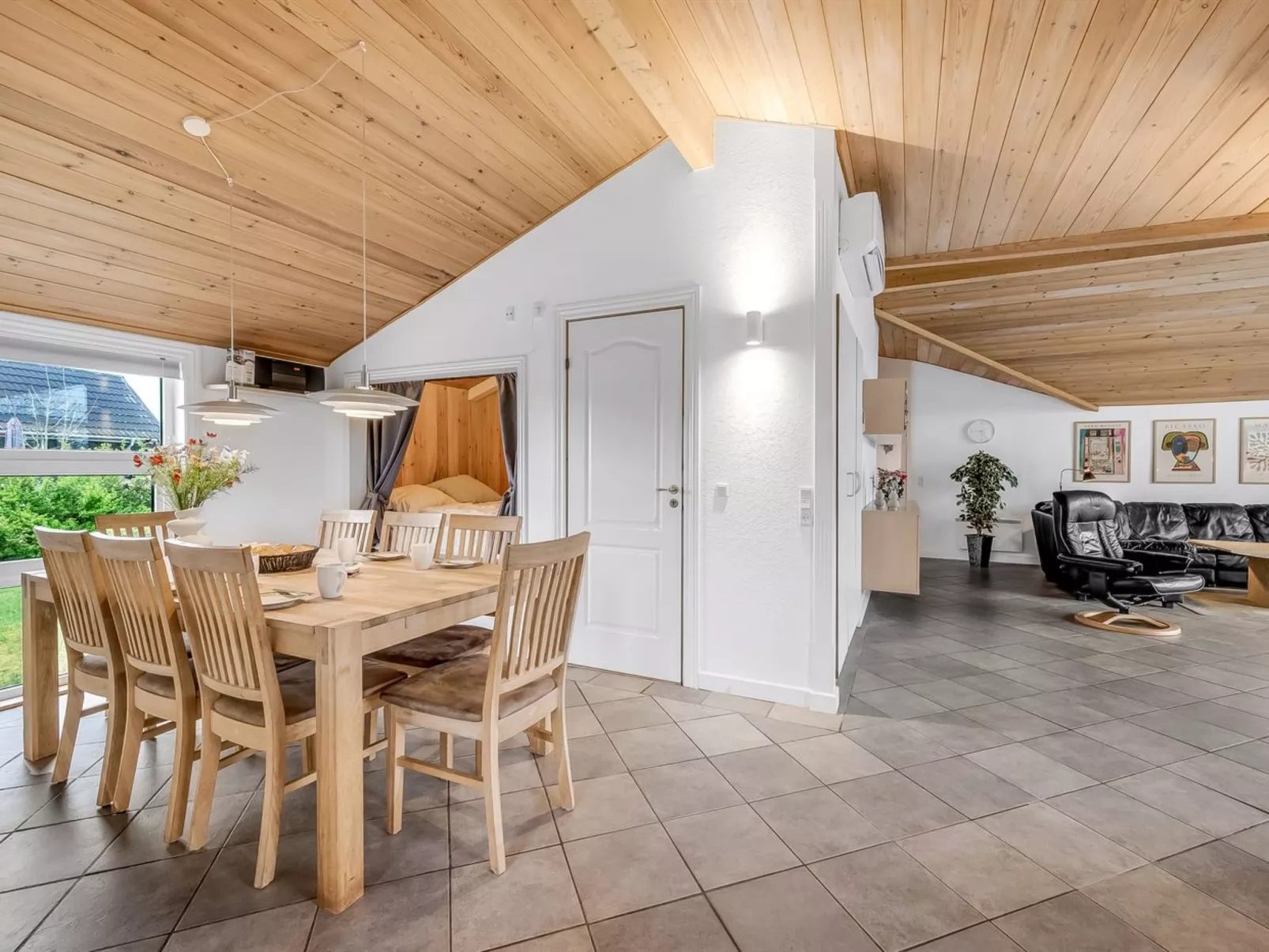 "Ingbritt" - 700m to the fjord-Binnen