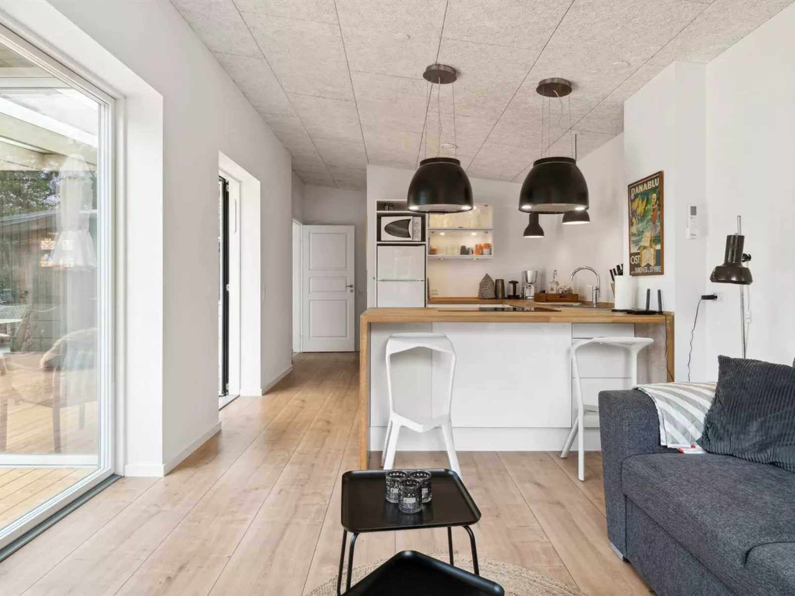 "Randulf" - 250m from the sea-Binnen