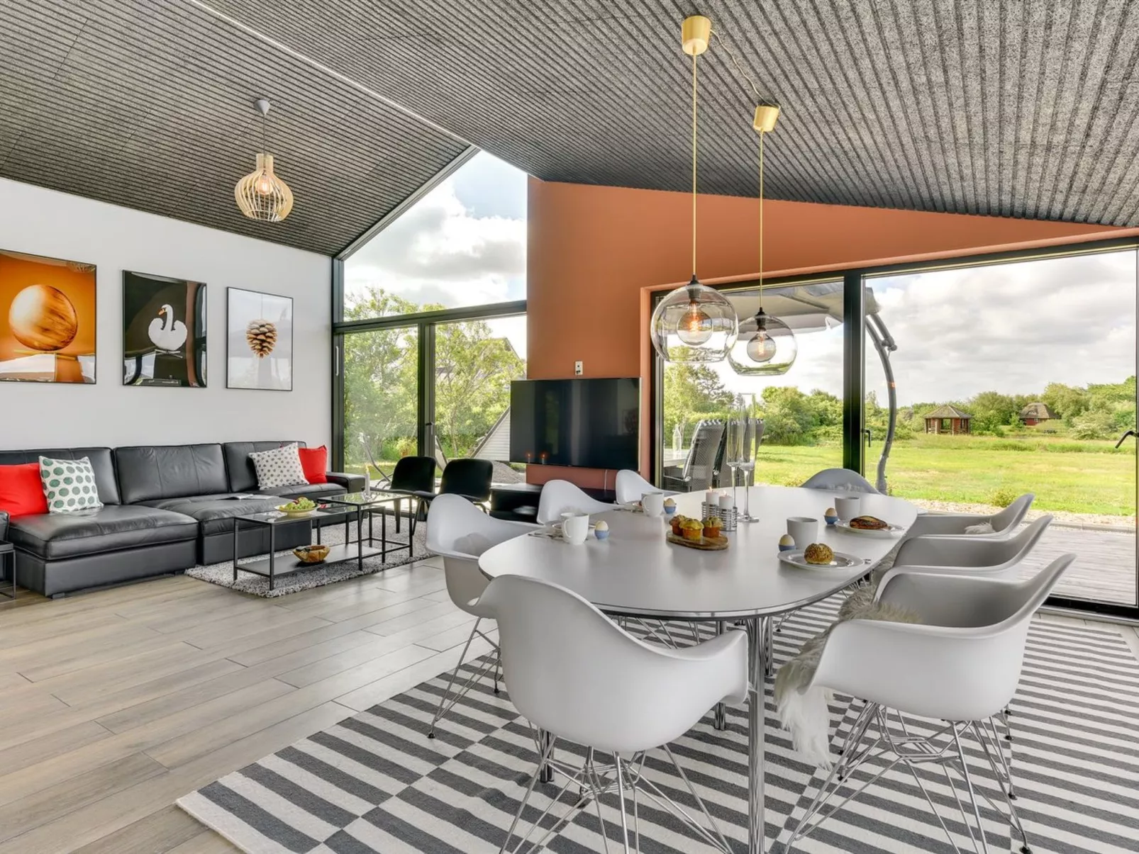 "Emilie" - 250m to the fjord-Binnen