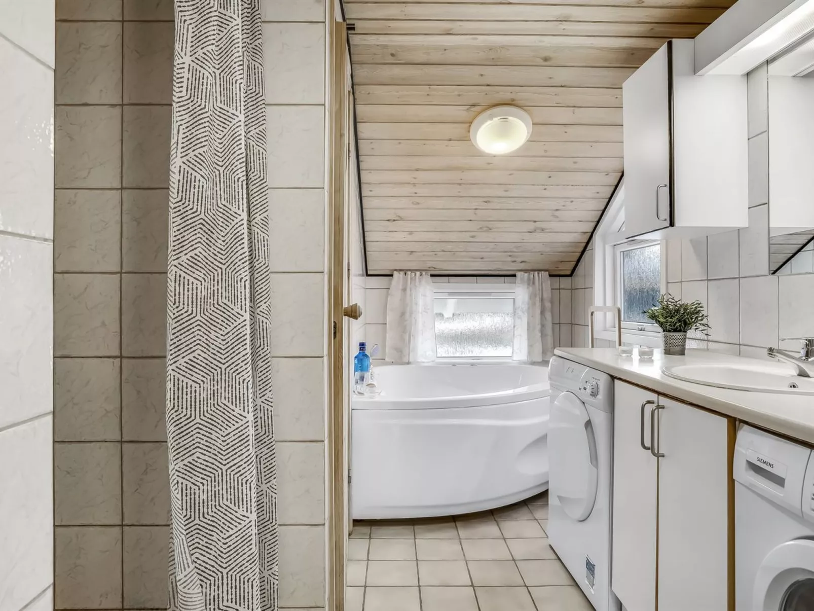 "Iida" - 100m from the sea-Binnen