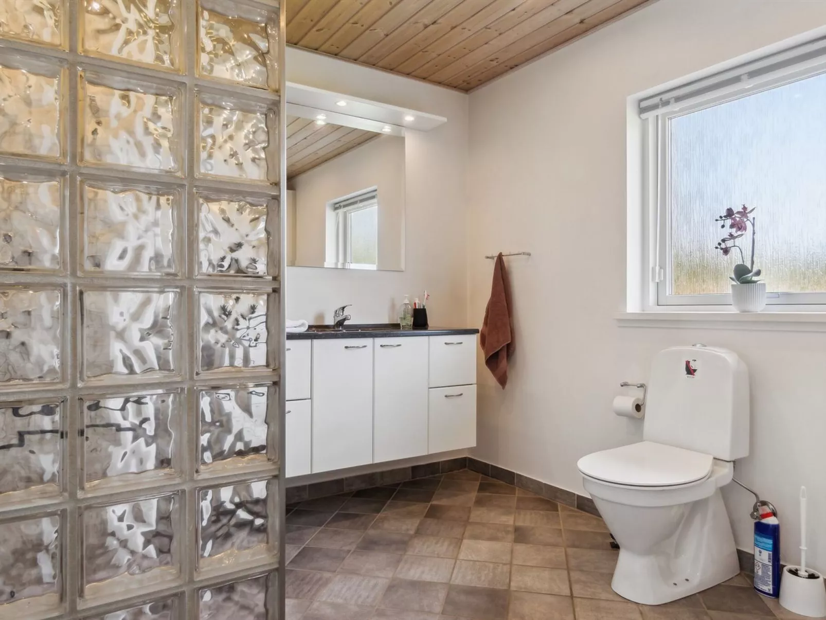 "Asvalde" - 200m to the fjord-Binnen