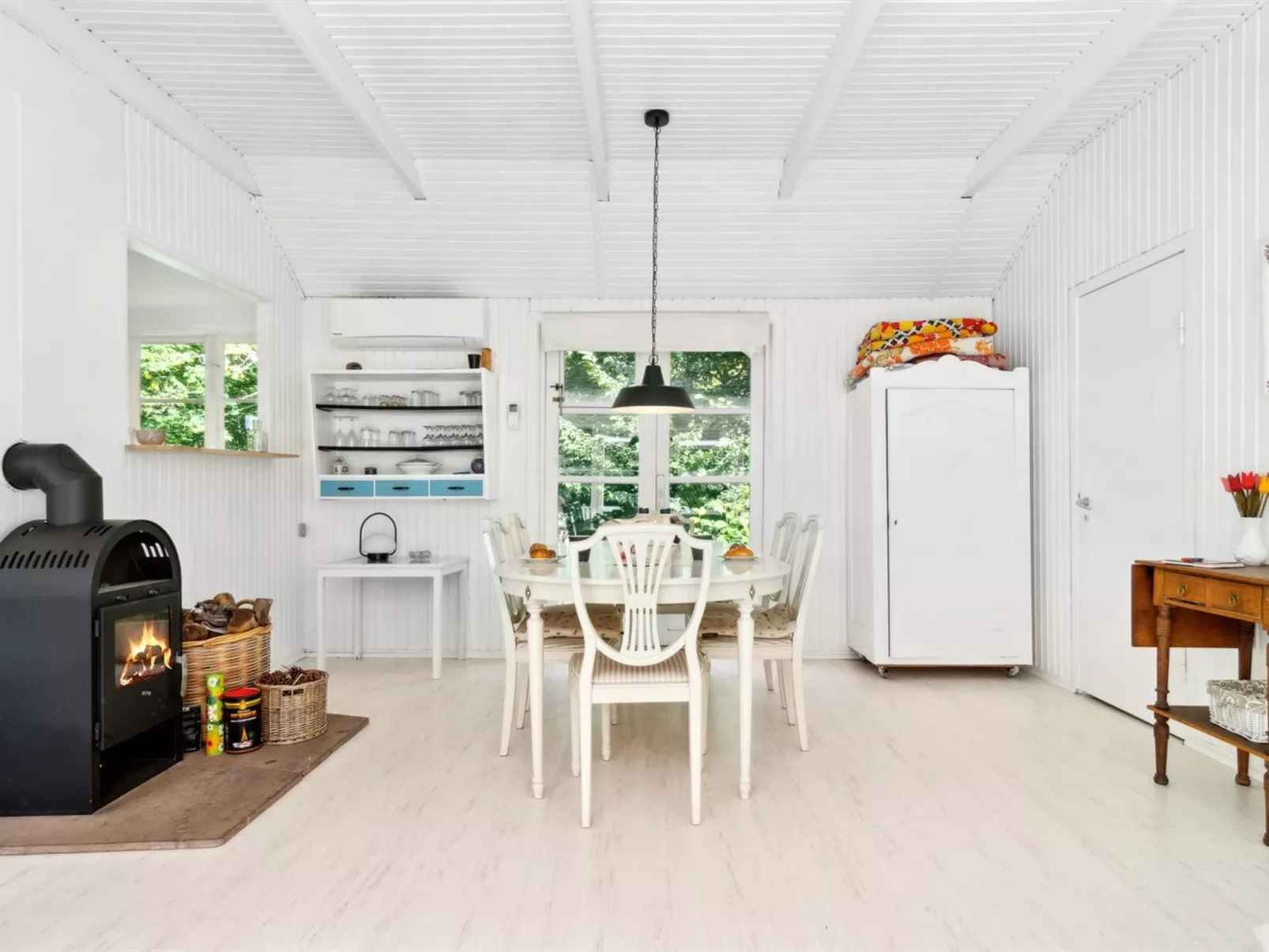 "Lucie" - 50m from the sea-Binnen