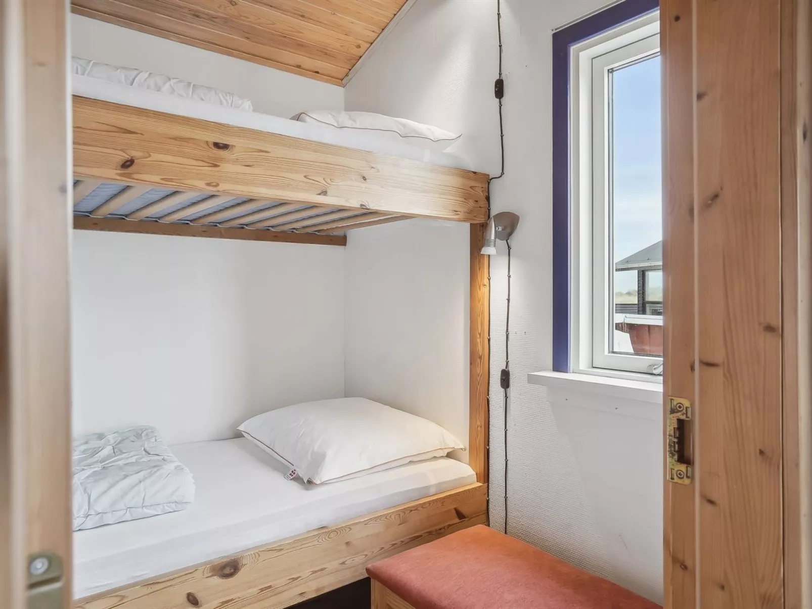 "Nikoletta" - 50m from the sea-Binnen