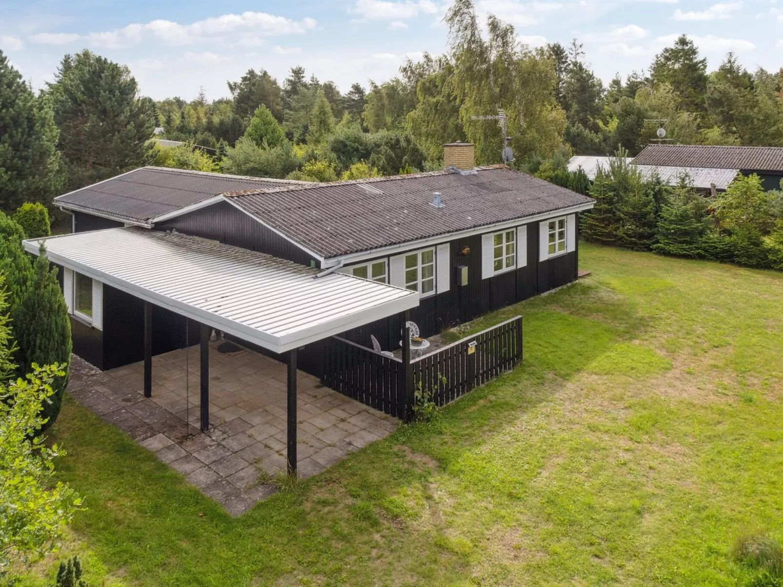 "Brunhilde" - 850m from the sea-Buiten