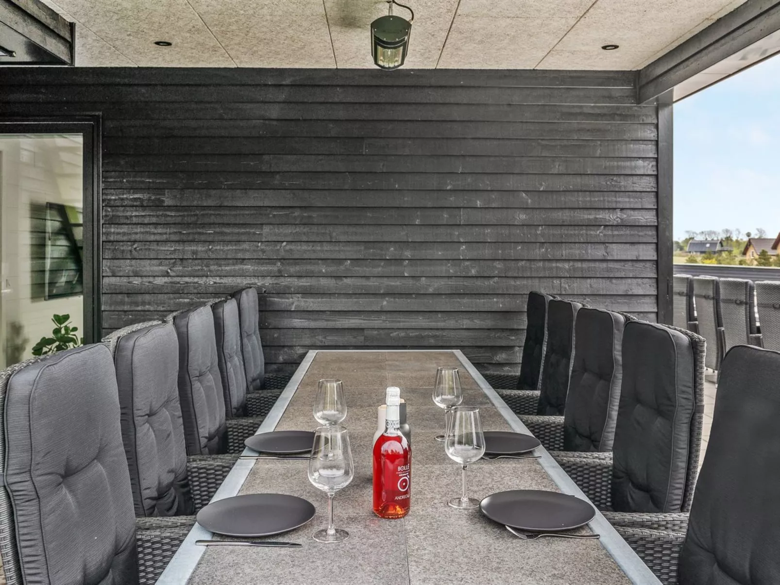 "Jonne" - 200m to the fjord-Buiten