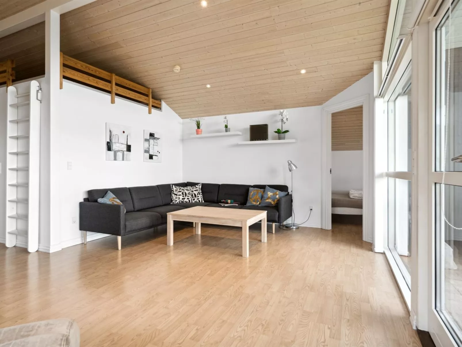 "Thjodulf" - 300m from the sea-Binnen