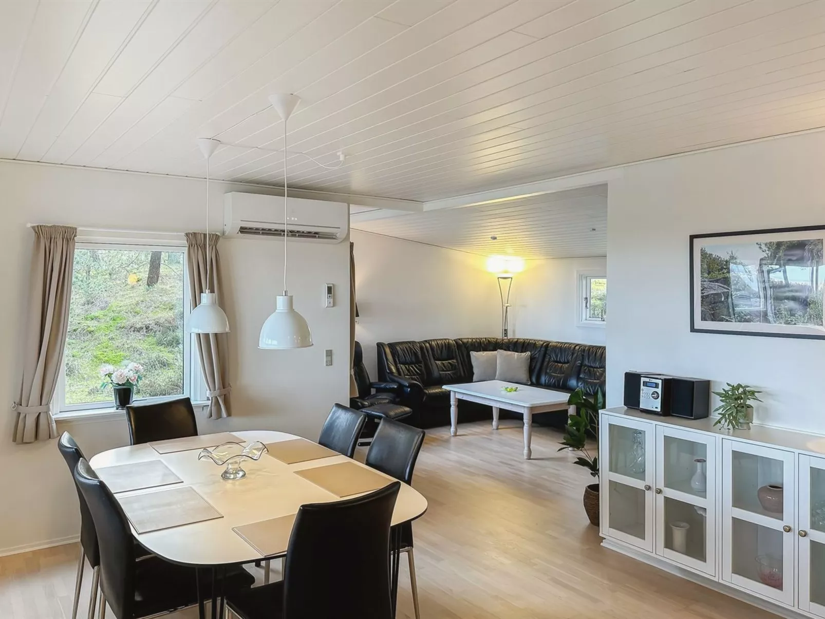 "Sanela" - 25m from the sea-Binnen