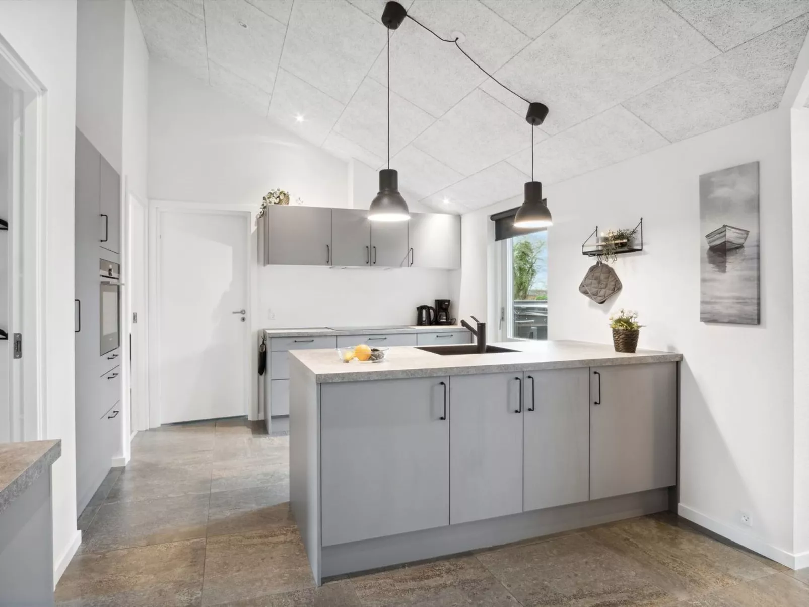 "Clare" - 100m from the sea-Binnen