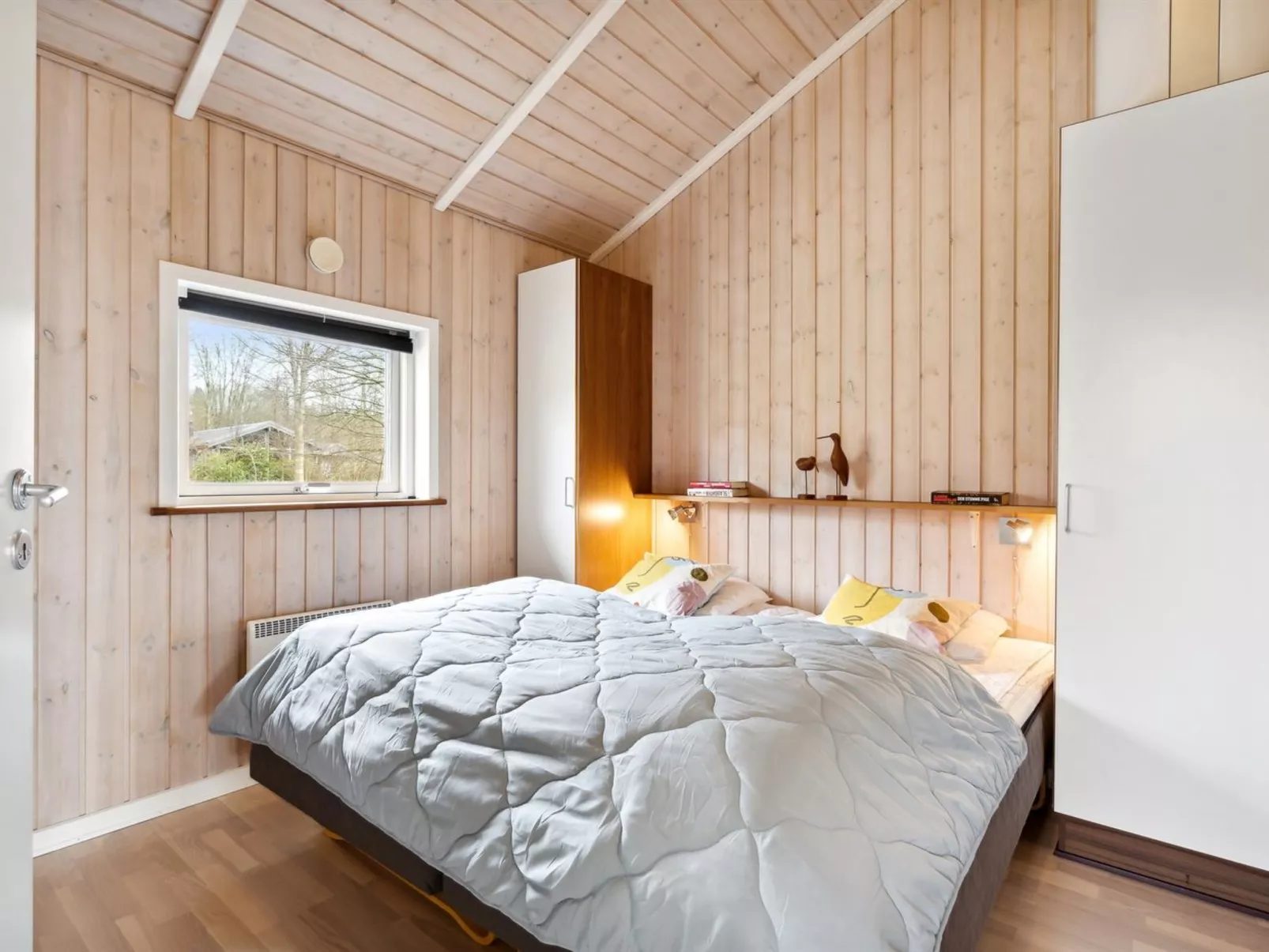 "Elif" - 30km from the sea-Binnen