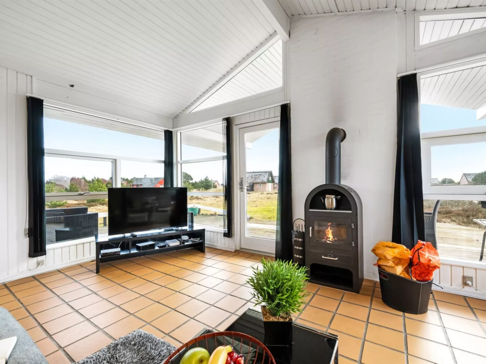 "Josef" - 950m from the sea-Binnen