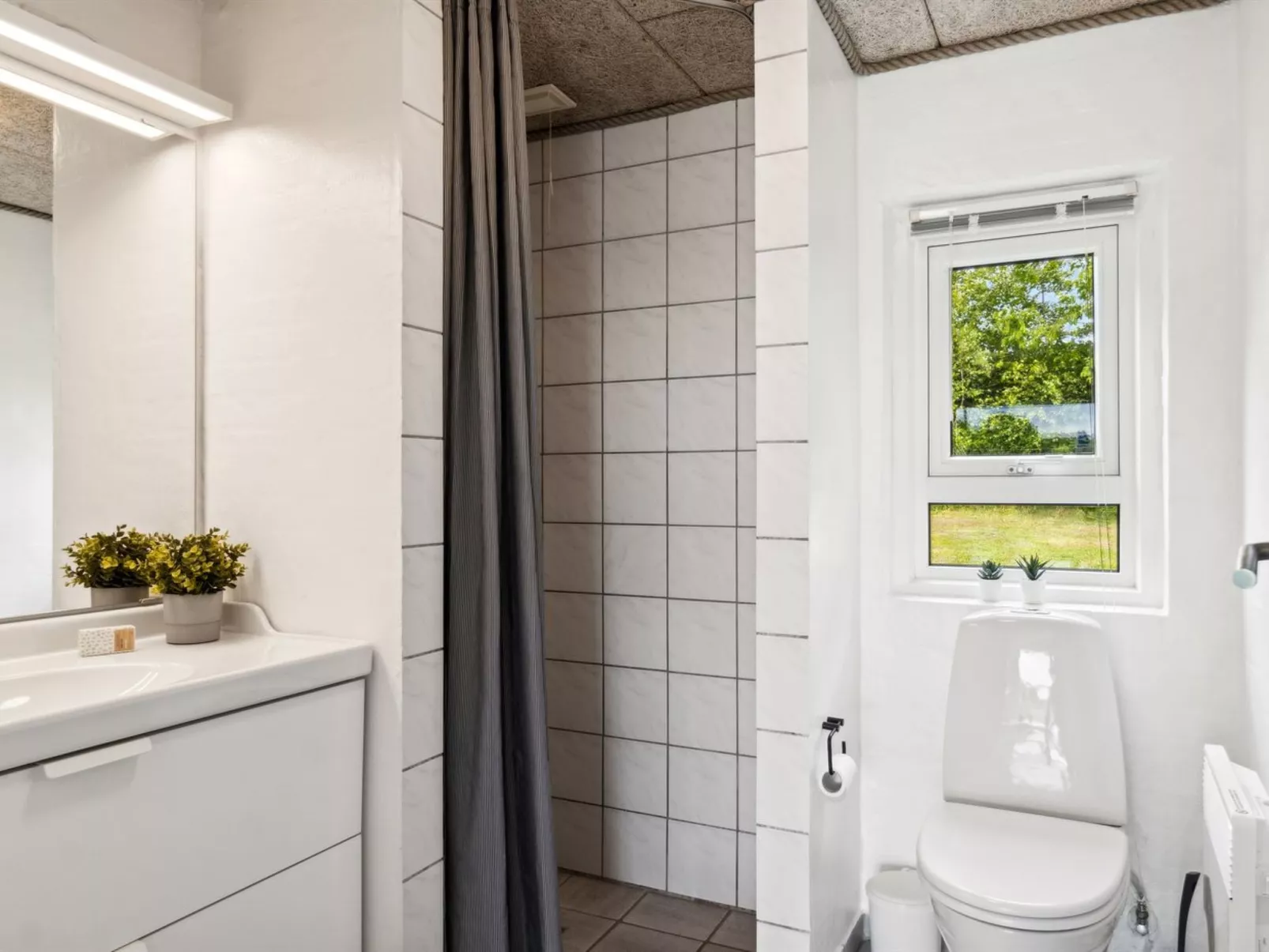 "Katharine" - 175m from the sea-Binnen