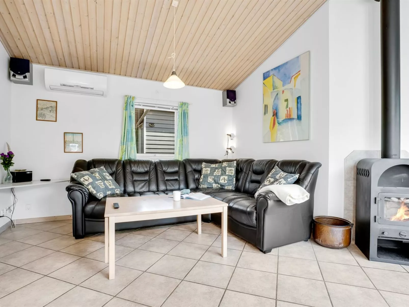 "Gravers" - 100m from the sea-Binnen