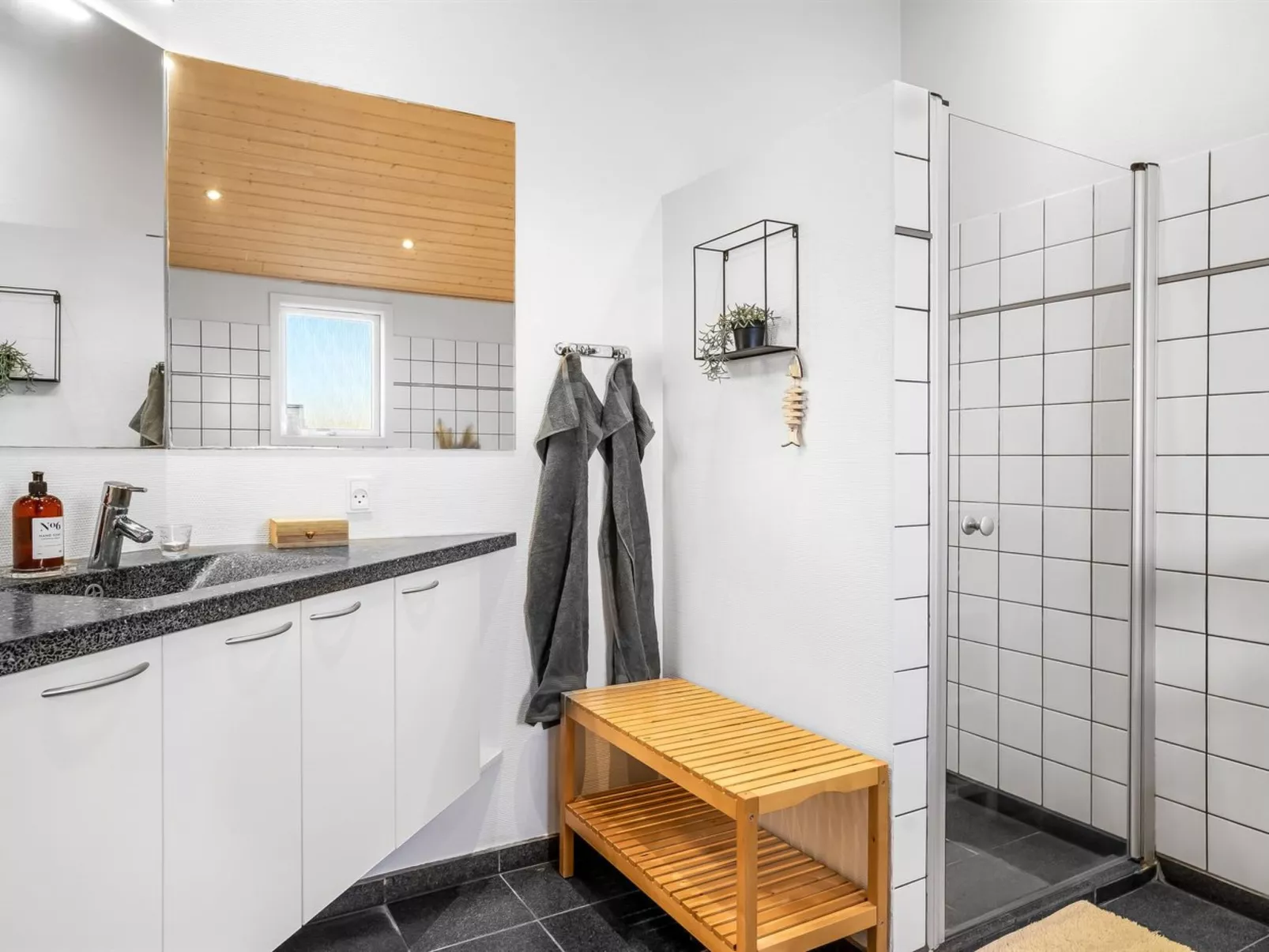 "Rudy" - 800m from the sea-Binnen