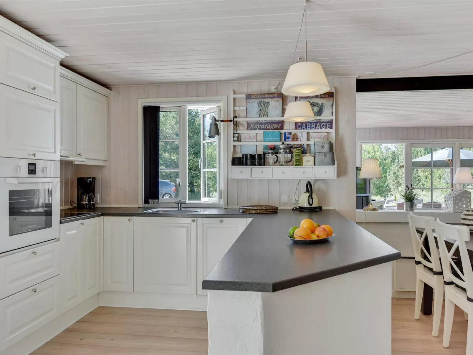 "Raili" - 1.5km from the sea-Binnen