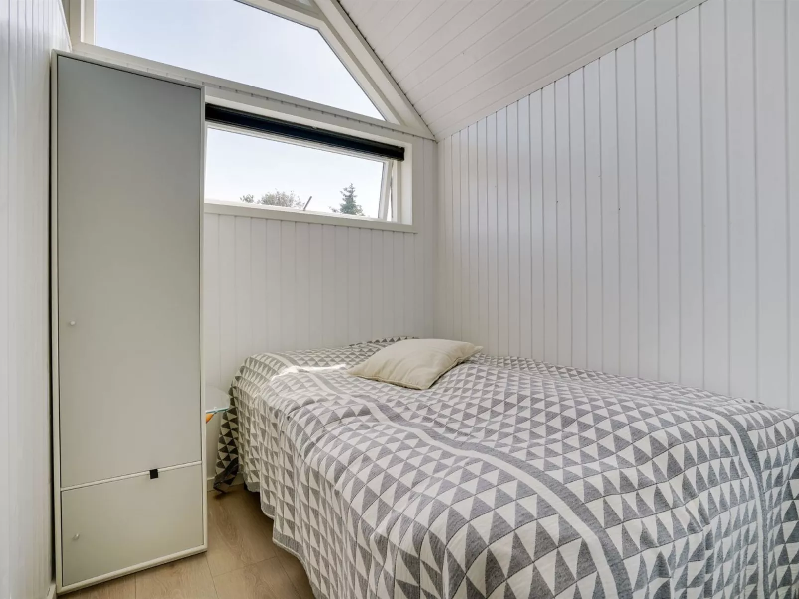 "Solfrid" - 150m from the sea-Binnen