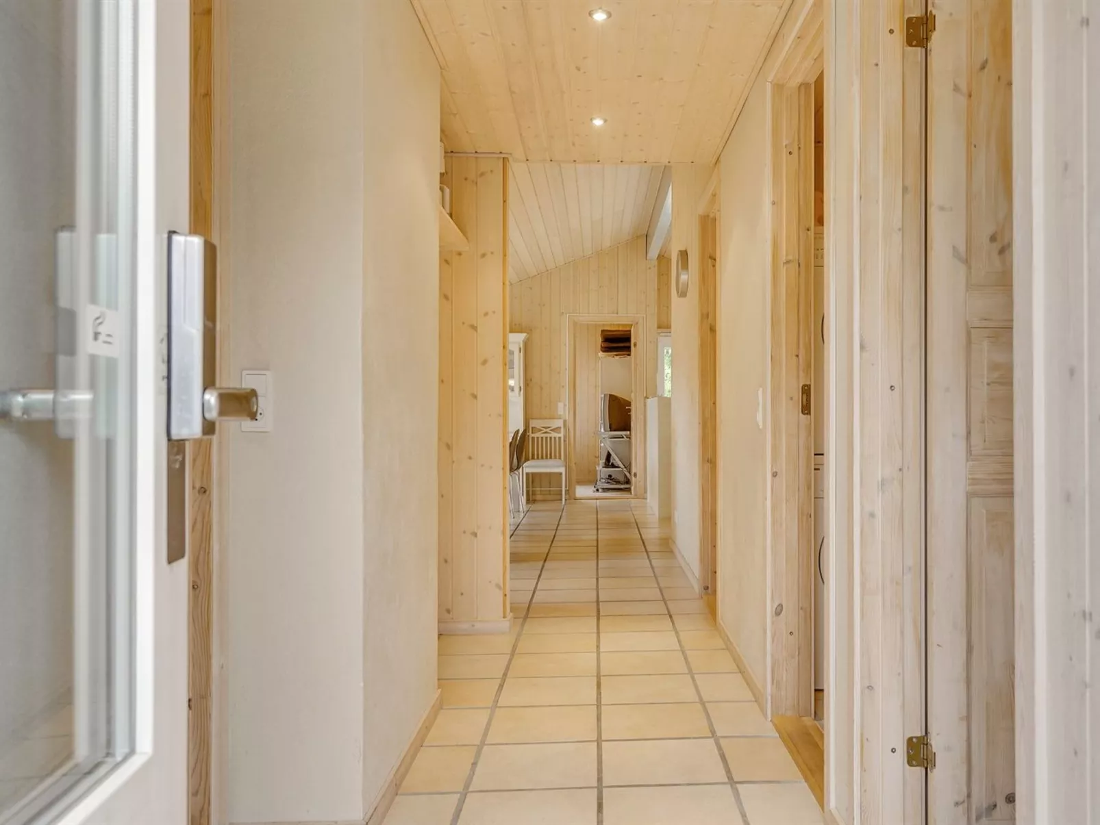 "Aviaja" - 12km from the sea-Binnen